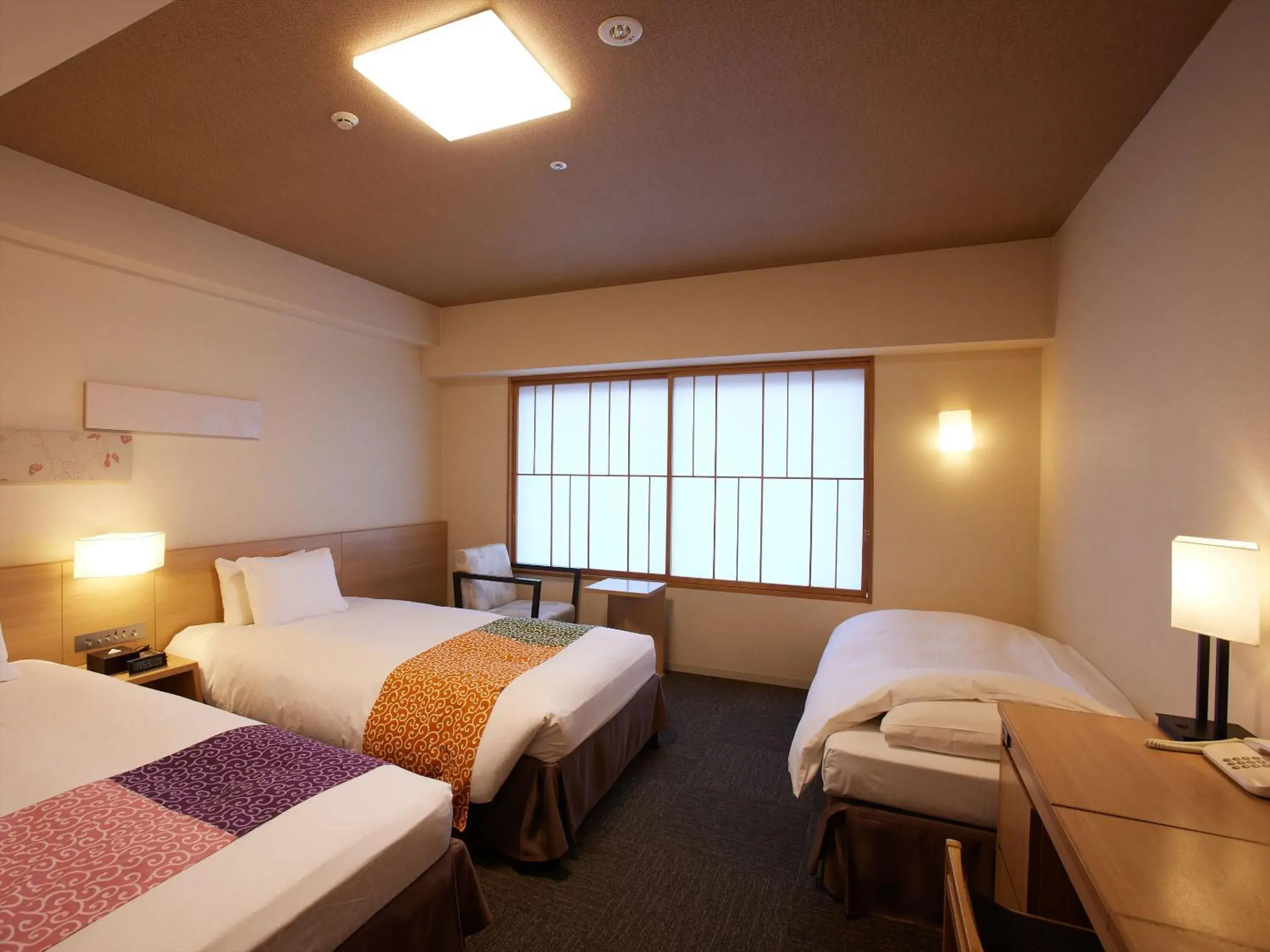 Photo of the whole room, Bed in Kyoto Hot Spring Hatoya Zuihoukaku Hotel