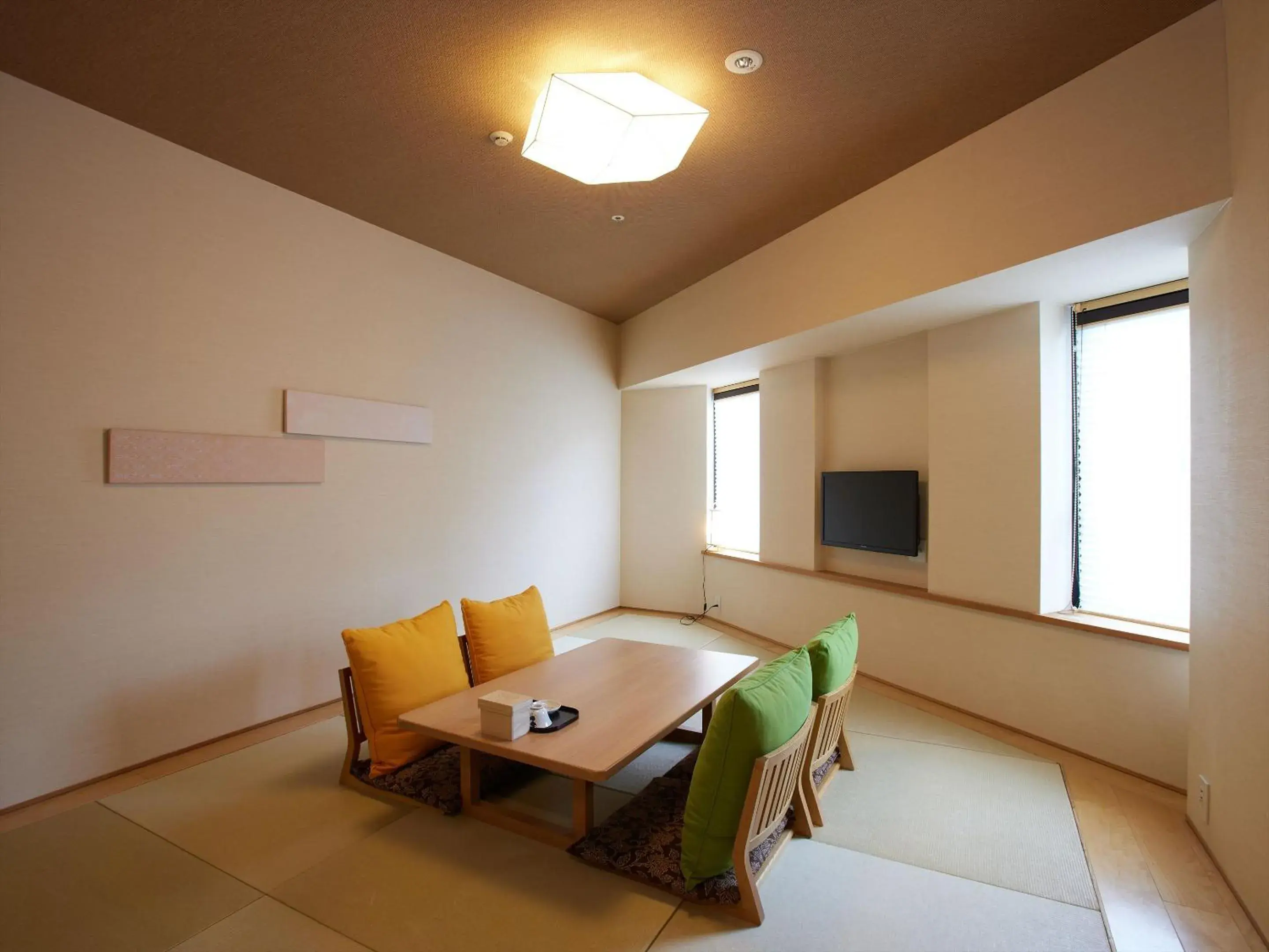 Photo of the whole room, Seating Area in Kyoto Hot Spring Hatoya Zuihoukaku Hotel