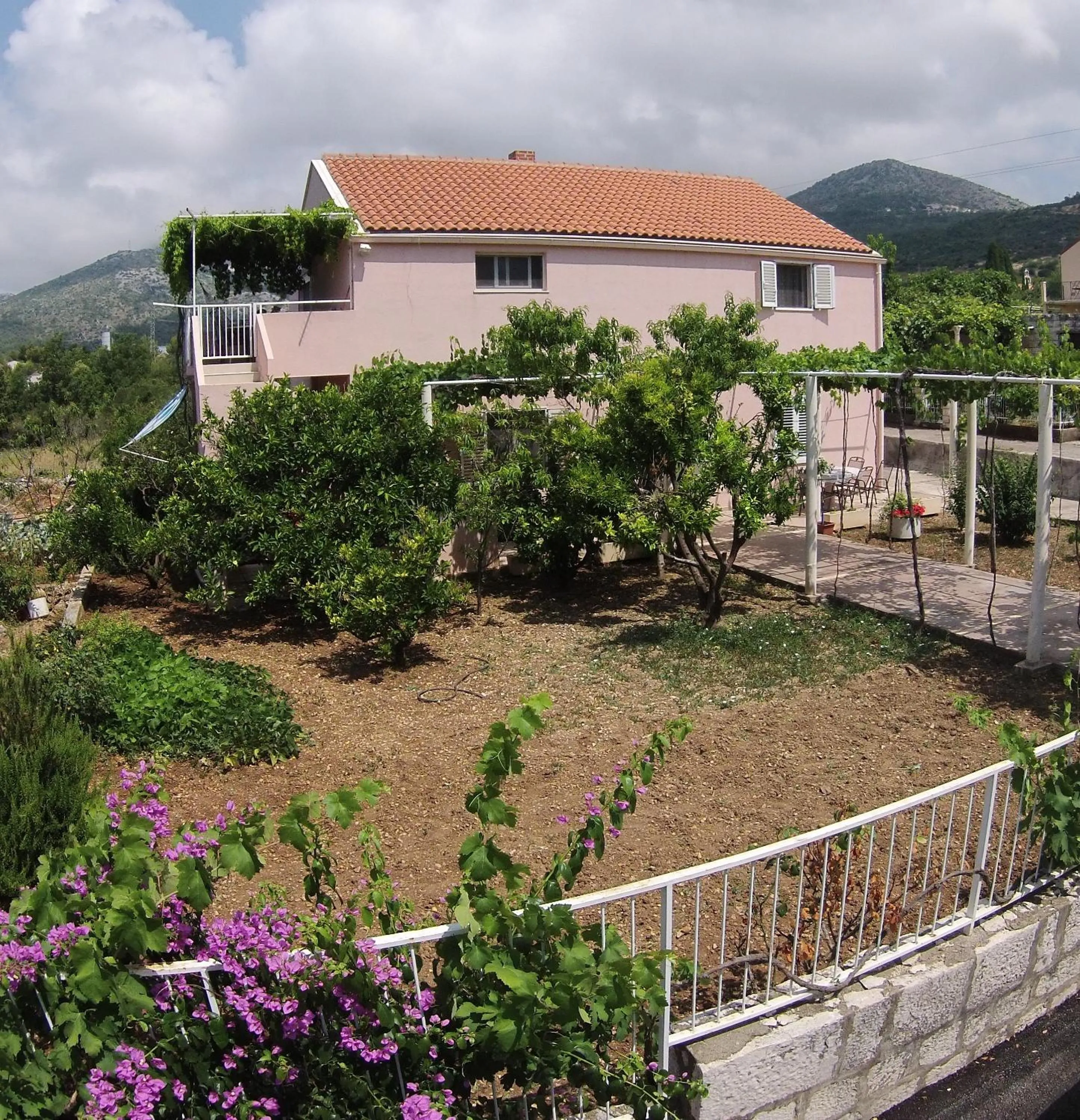 Facade/entrance in Apartment Ani