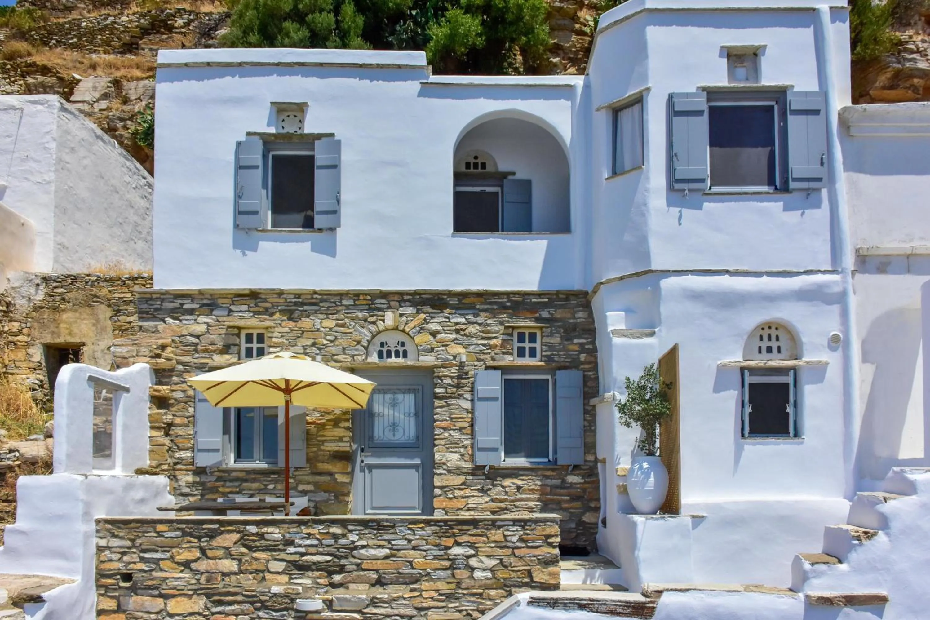 Property building in Living Theros Luxury Suites