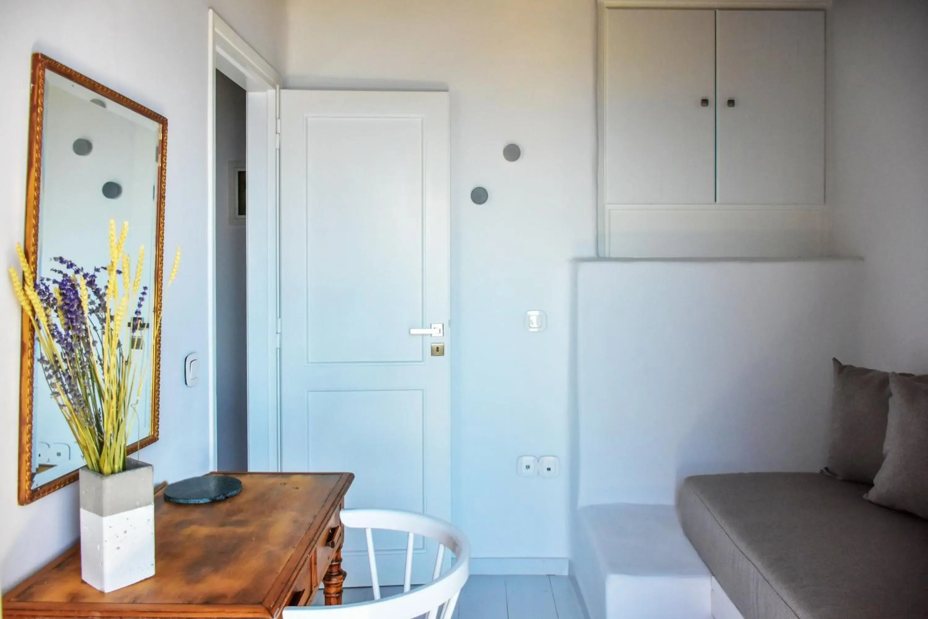 Living room in Living Theros Luxury Suites Living room in Living Theros Luxury Suites