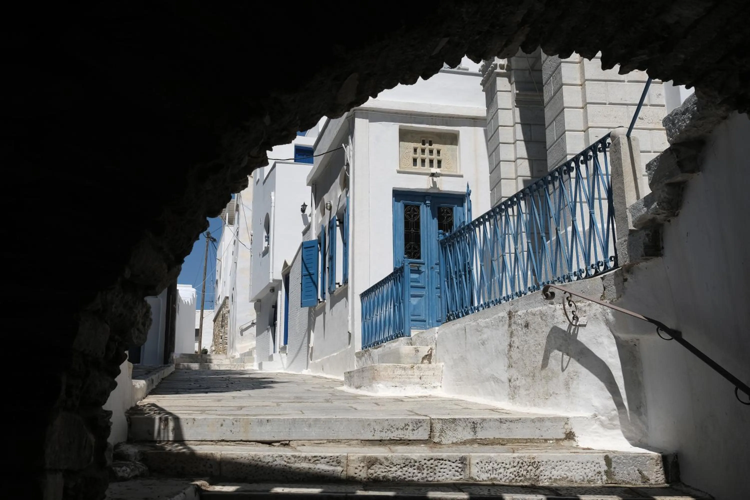 Neighbourhood in Living Theros Luxury Suites