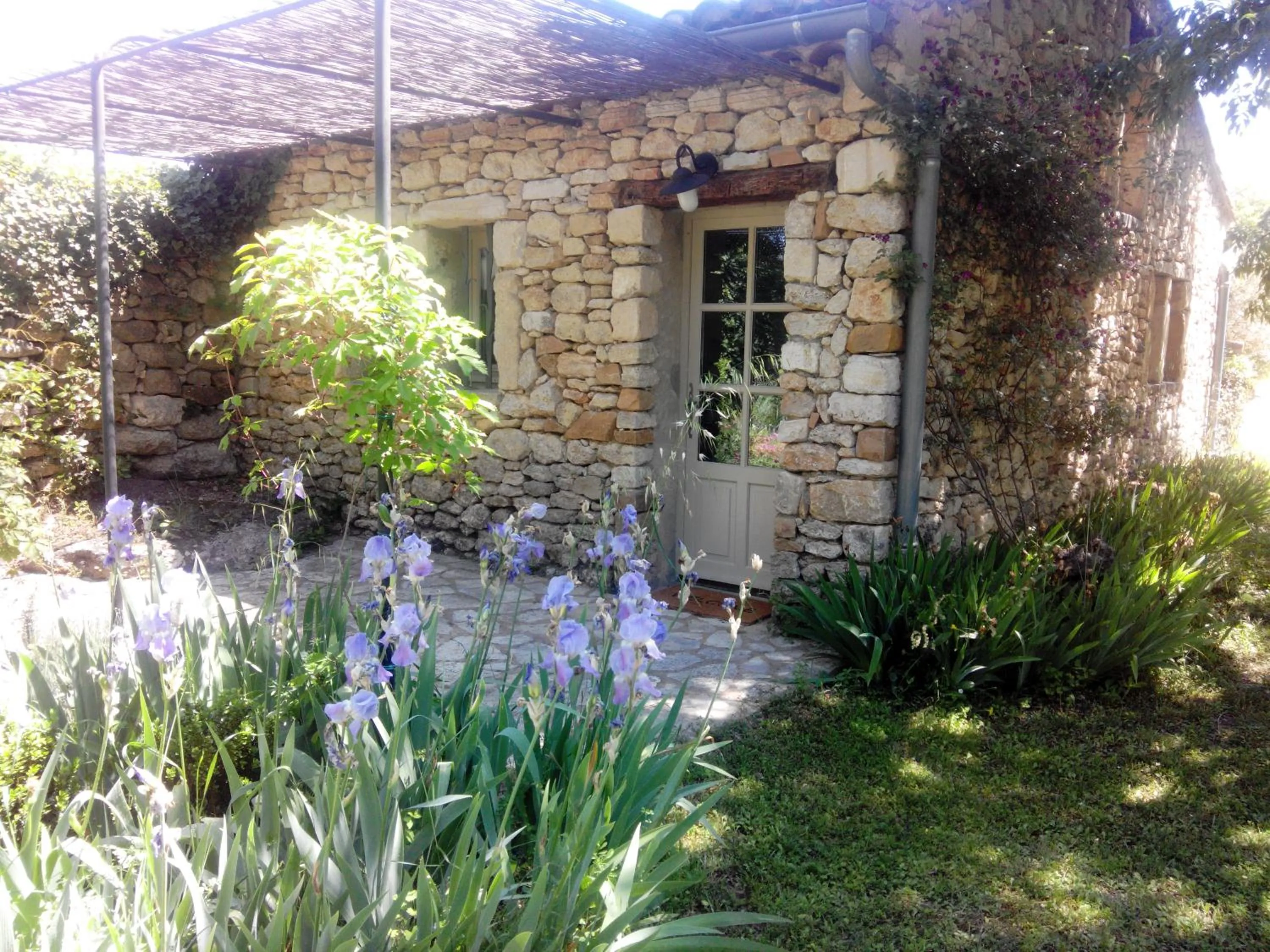 Facade/entrance in Les Olivettes le mazet