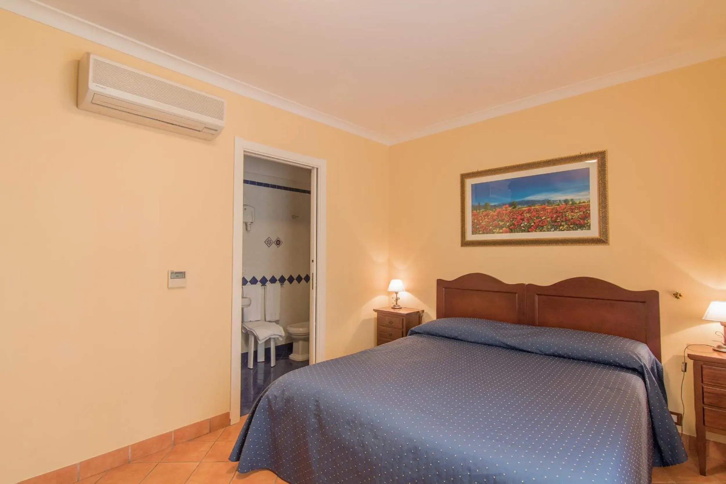 Comfort Triple Room in Apollo B&B Comfort Triple Room in Apollo B&B