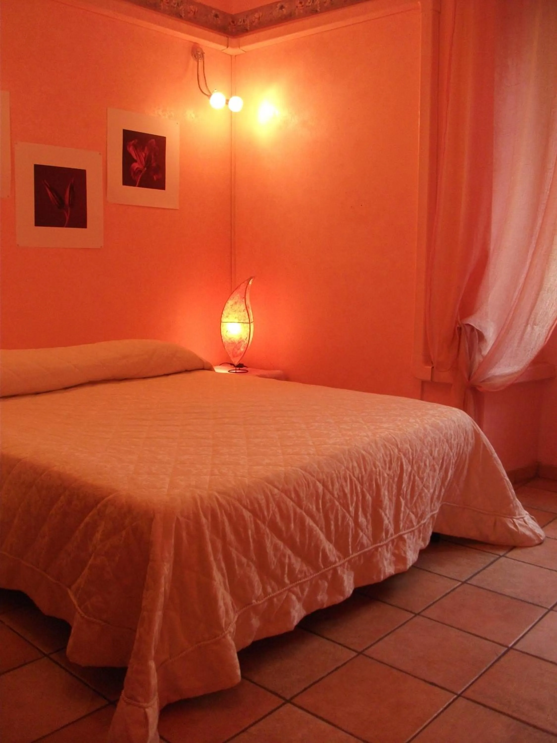 Bedroom, Bed in Max House