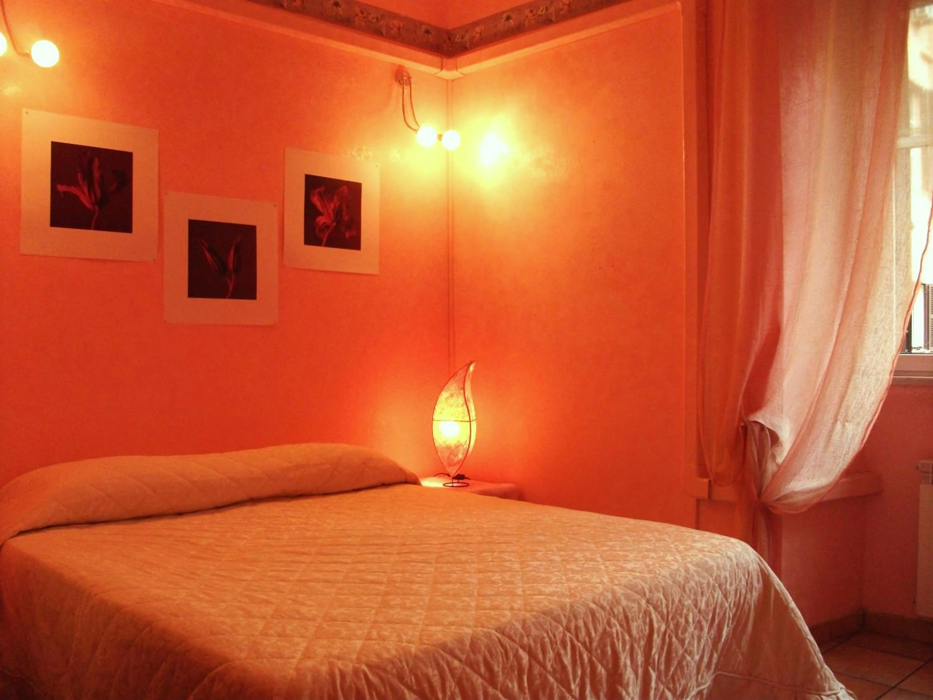 Bedroom, Bed in Max House