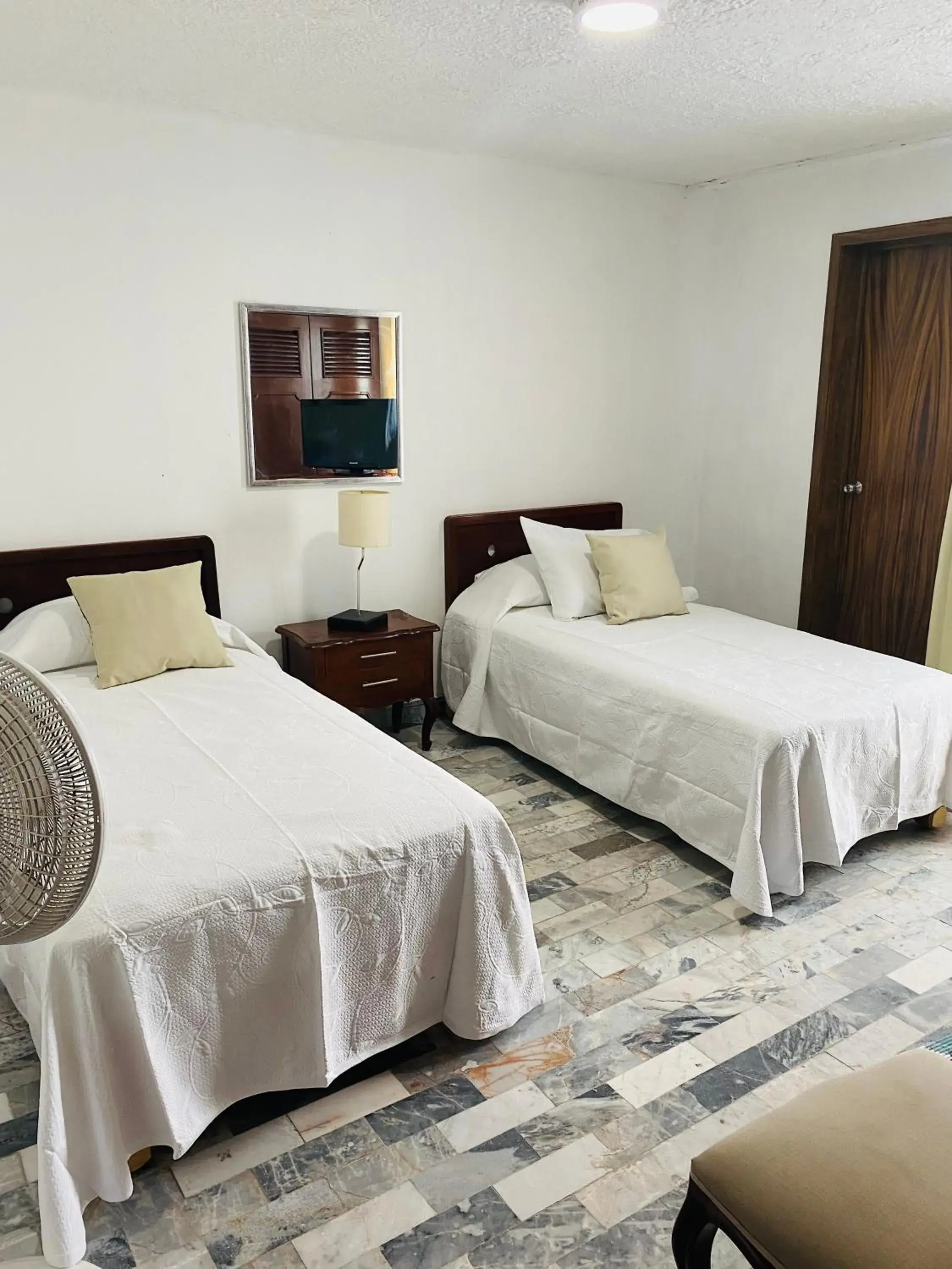 Double Room in Hostal Guadalajara Cosmopolitan Providencia Double Room in Hostal Guadalajara Cosmopolitan Providencia