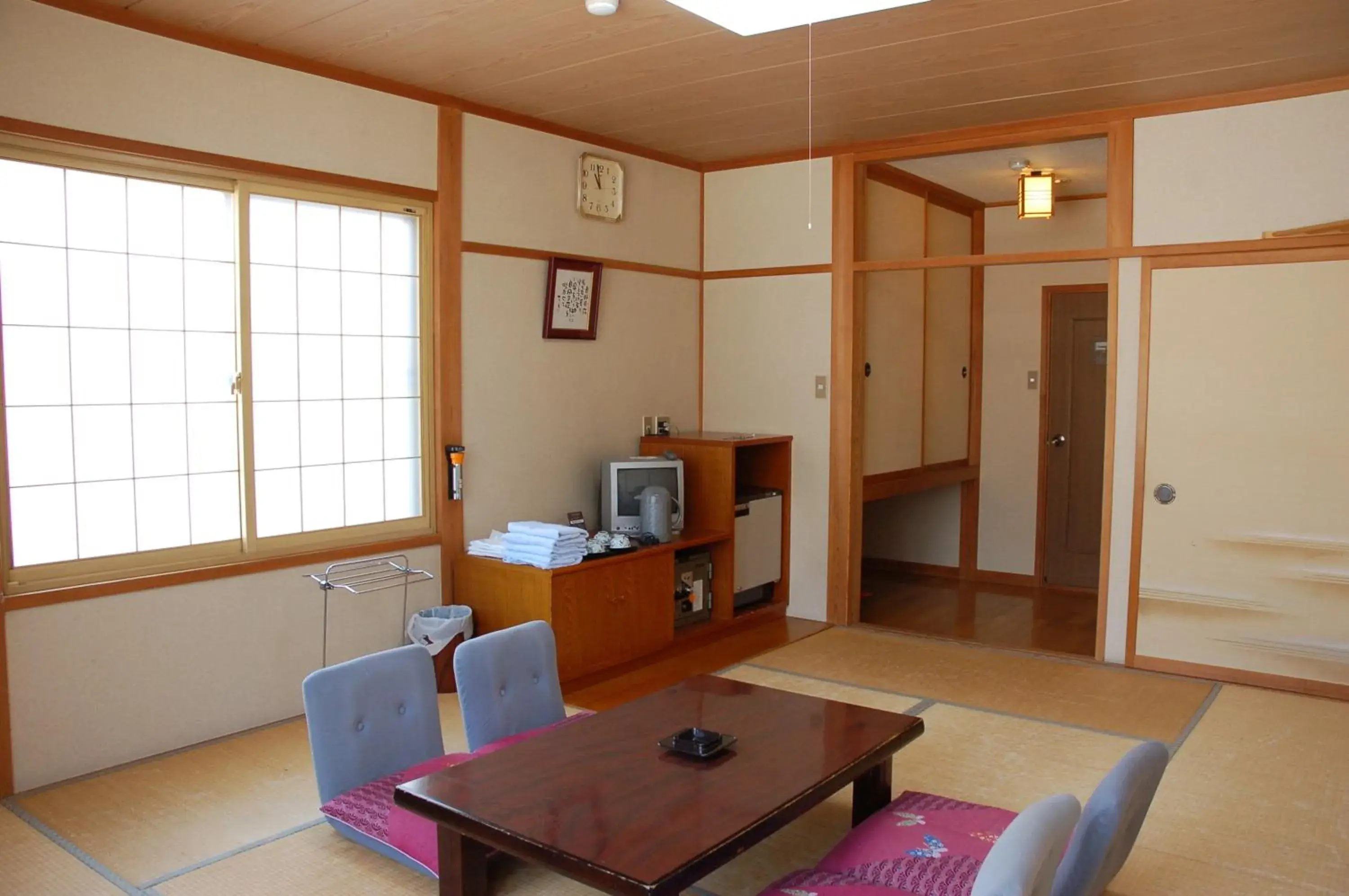 Photo of the whole room, Seating Area in Hotel Mont Blanc Hakuba