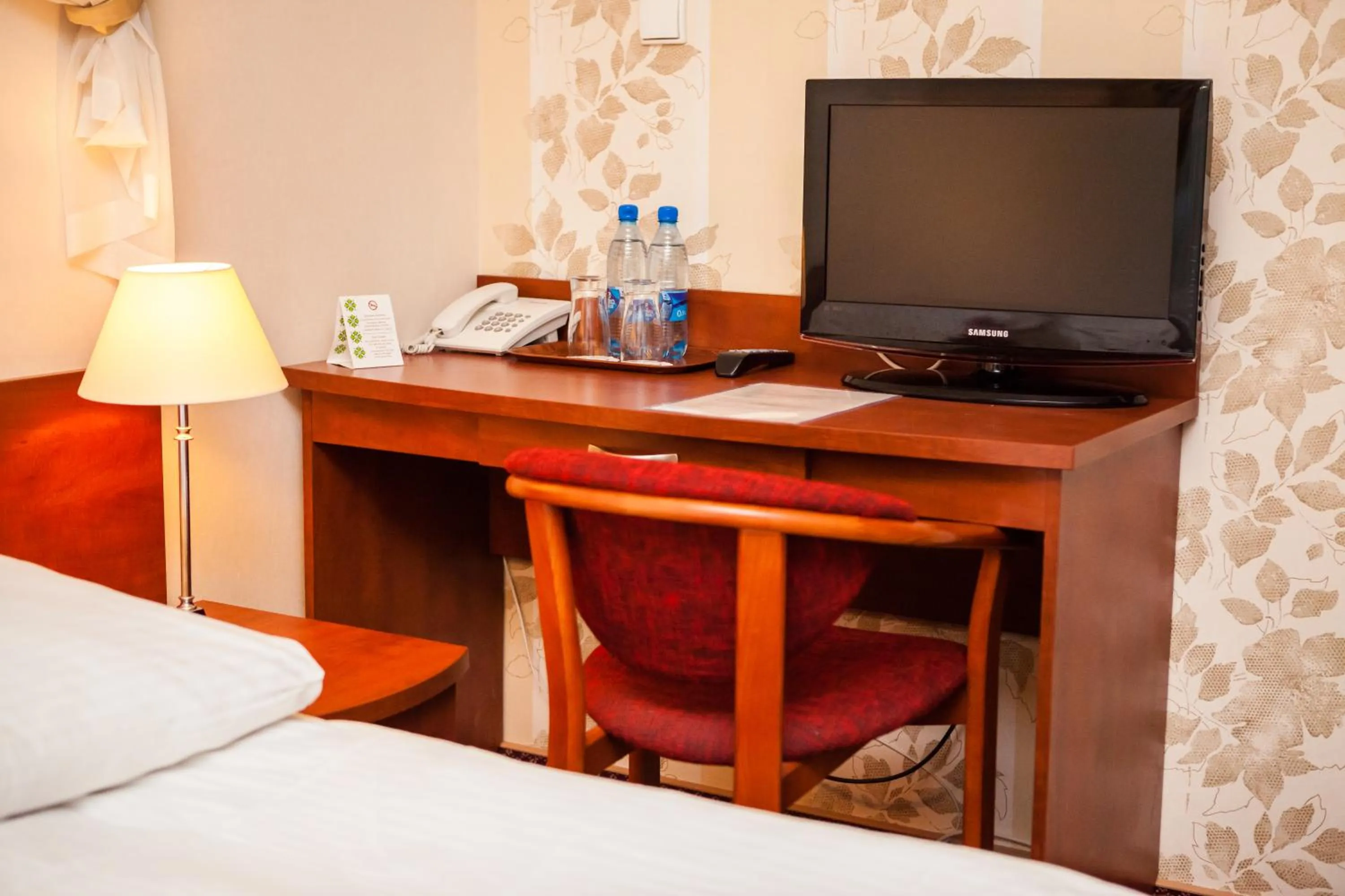 TV and multimedia, Bed in Hotel Logos