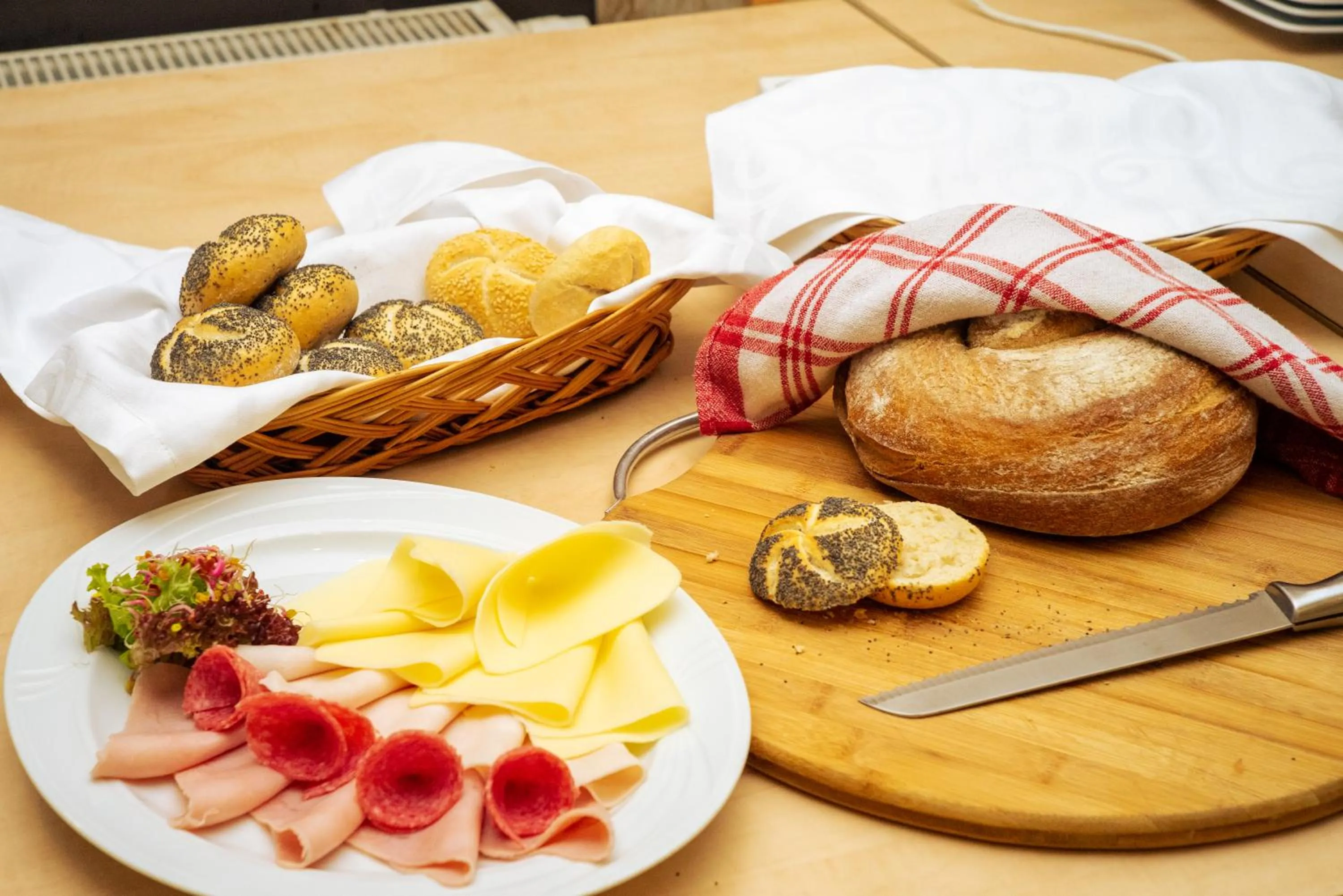 Food and drinks in Hotel Logos