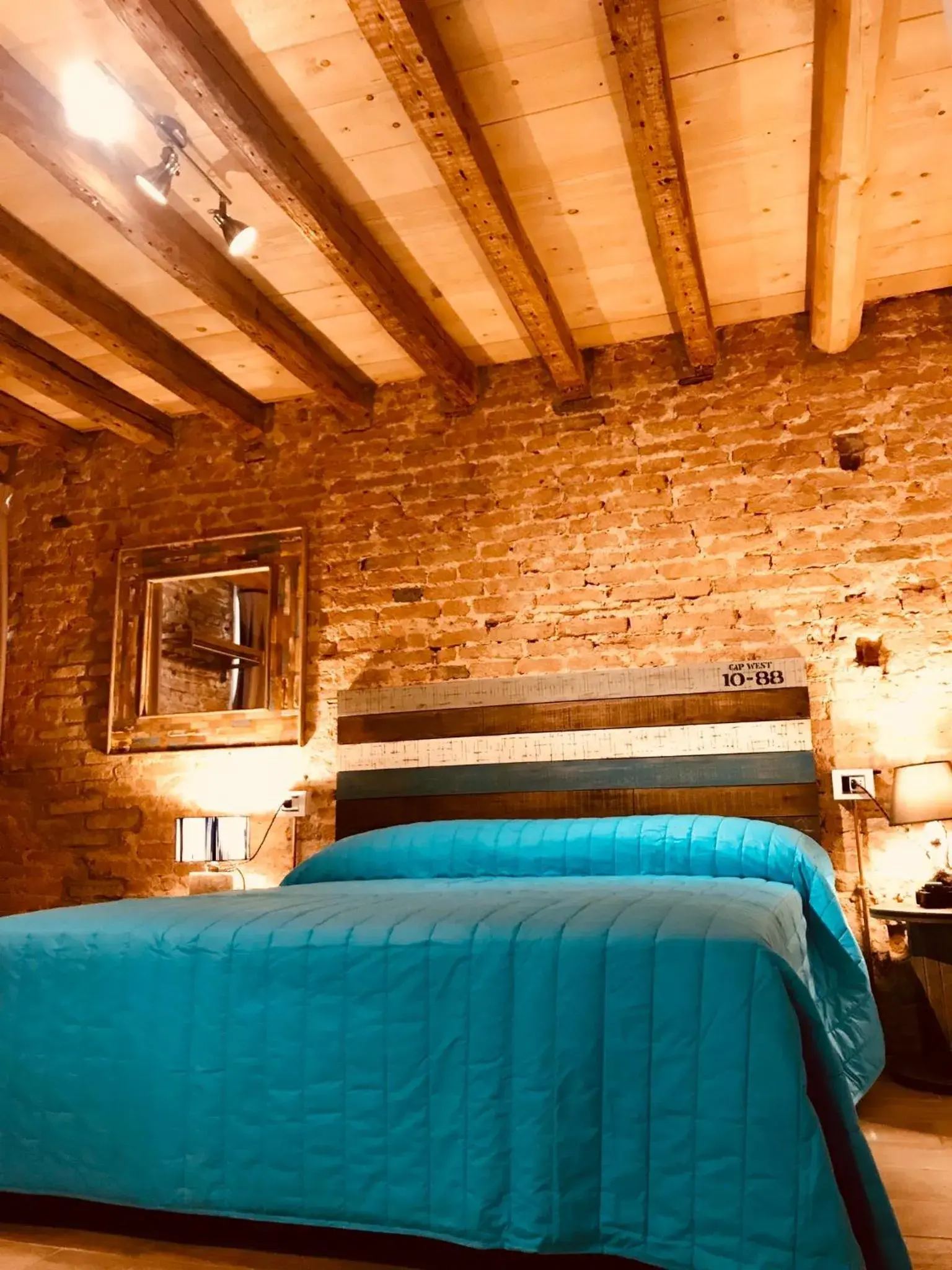 Double Room with Private Bathroom - single occupancy in Barbara's studios Double Room with Private Bathroom - single occupancy in Barbara's studios