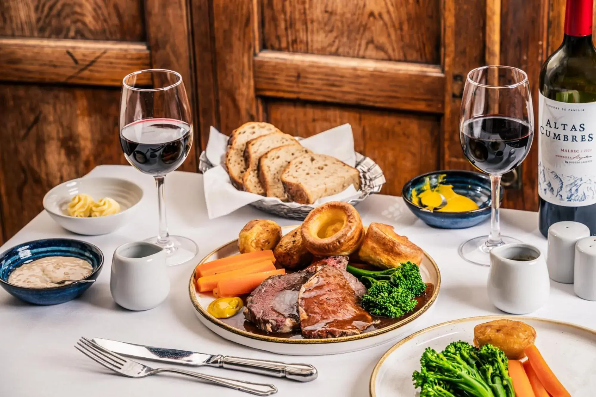 Food and drinks in Grange Hotel Food and drinks in Grange Hotel