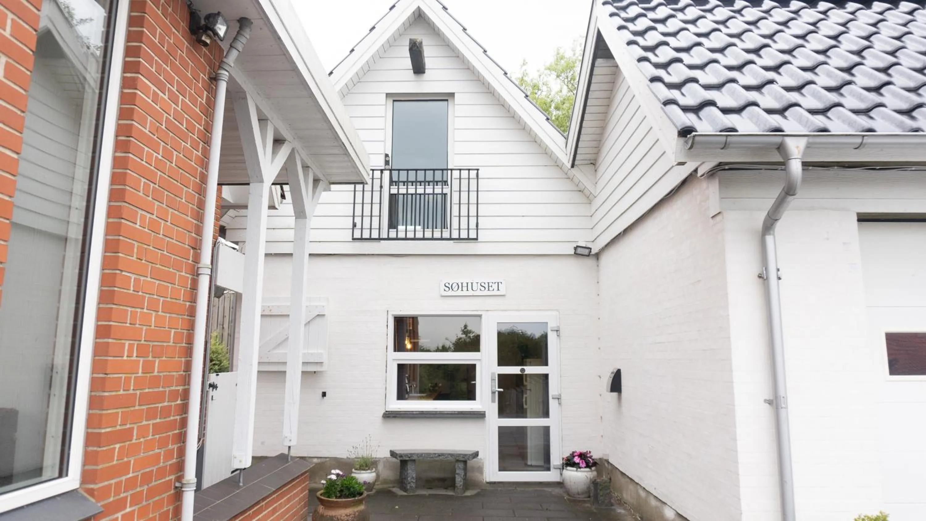 Facade/entrance in Hilmors Overnatning