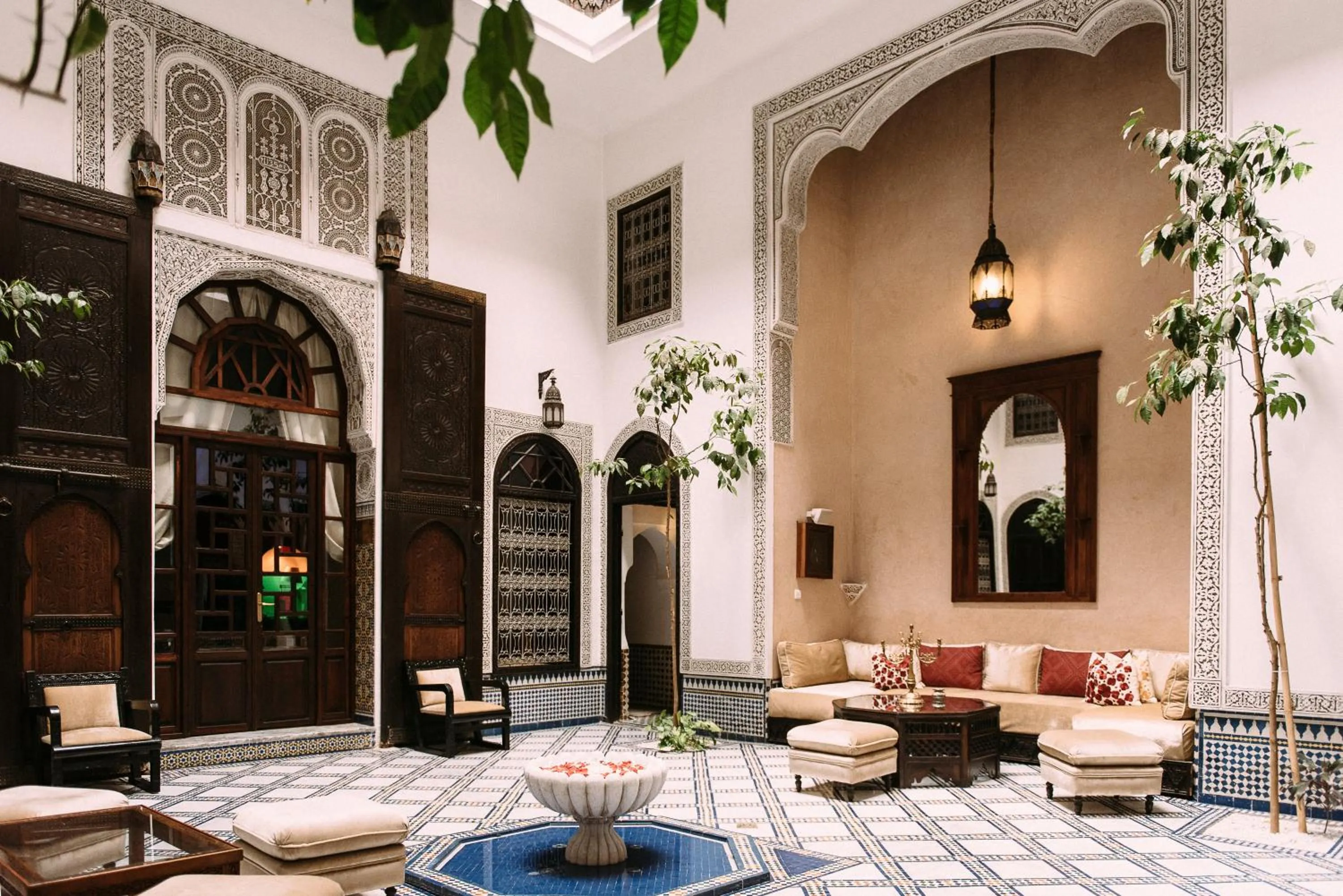 Living room in Riad Maison Bleue and Spa