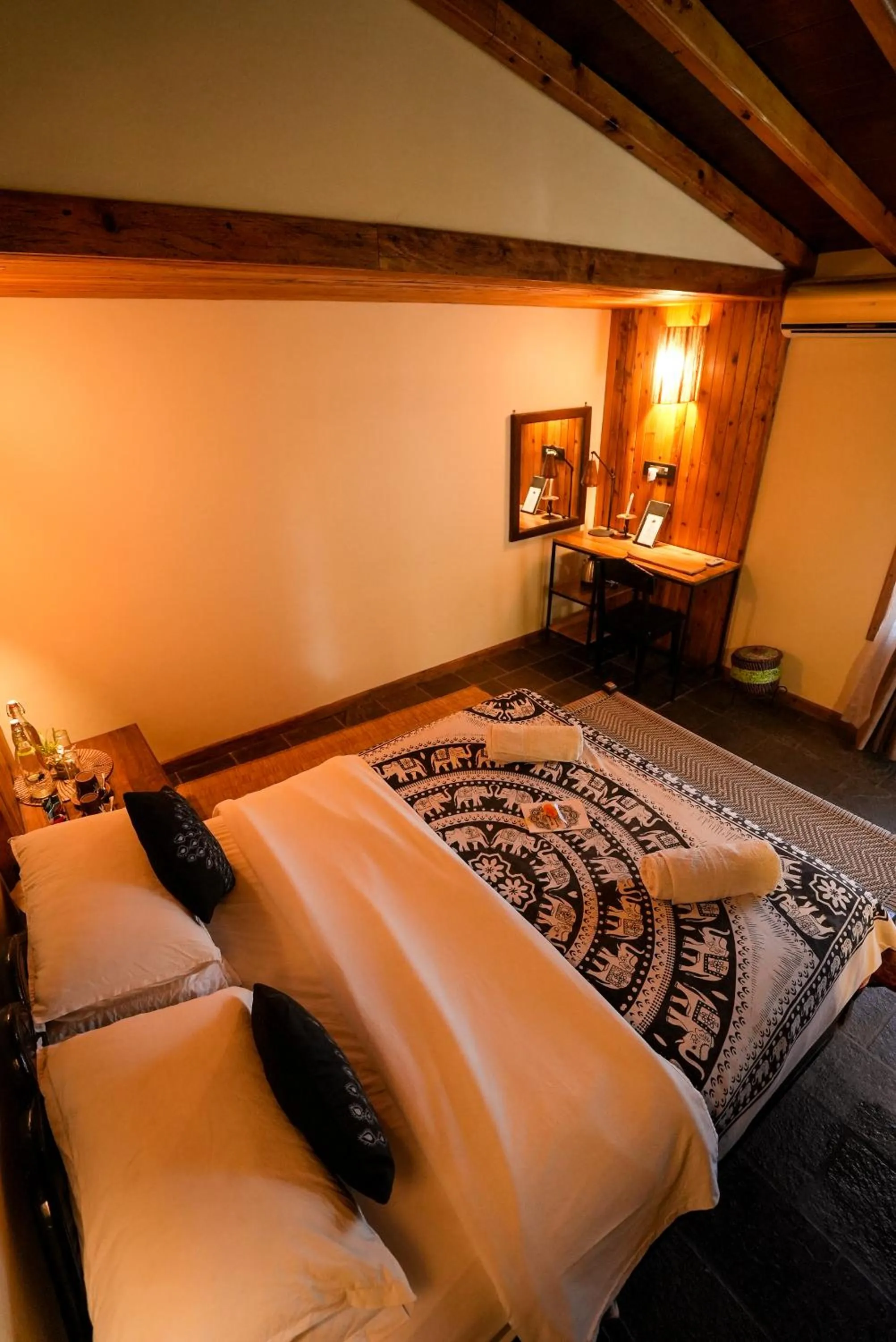 Bedroom, Bed in Sapana Village Lodge