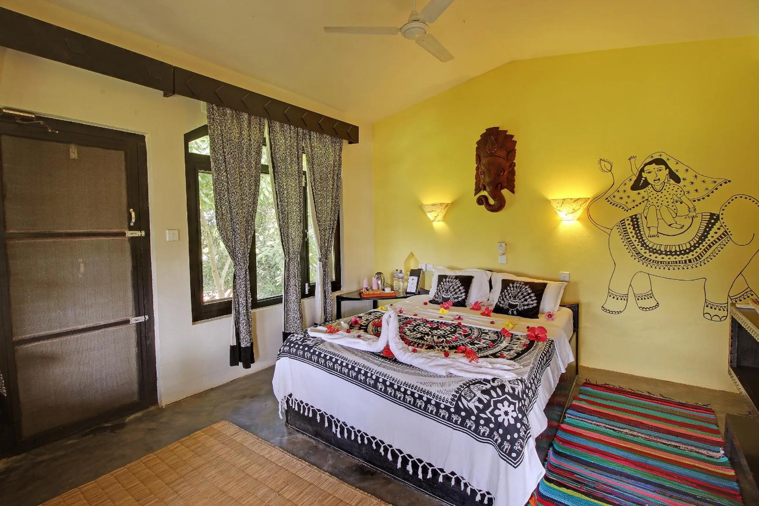 Photo of the whole room, Bed in Sapana Village Lodge