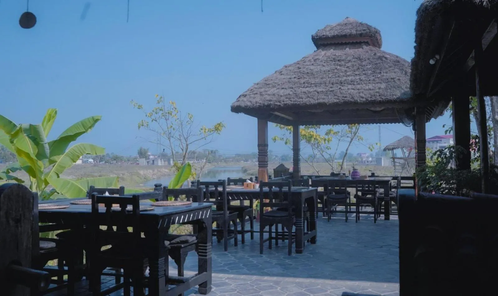 Restaurant/places to eat in Sapana Village Lodge