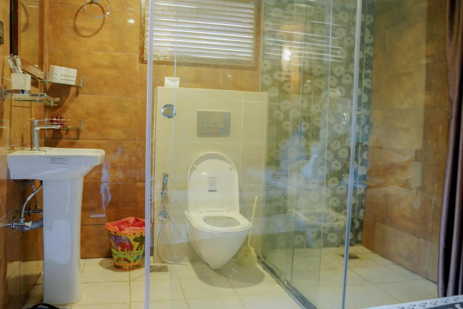 Toilet in Sapana Village Lodge