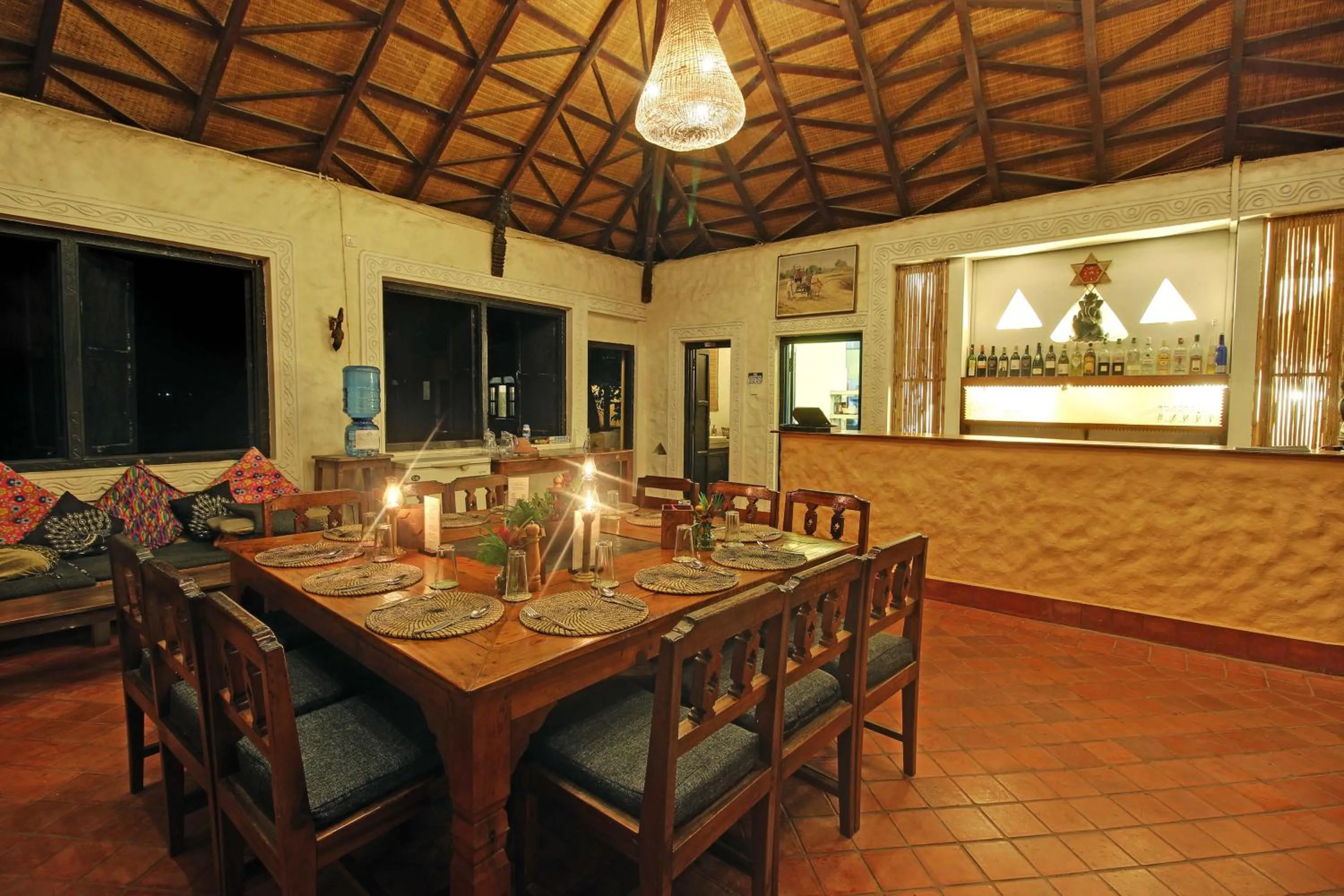 Restaurant/places to eat in Sapana Village Lodge