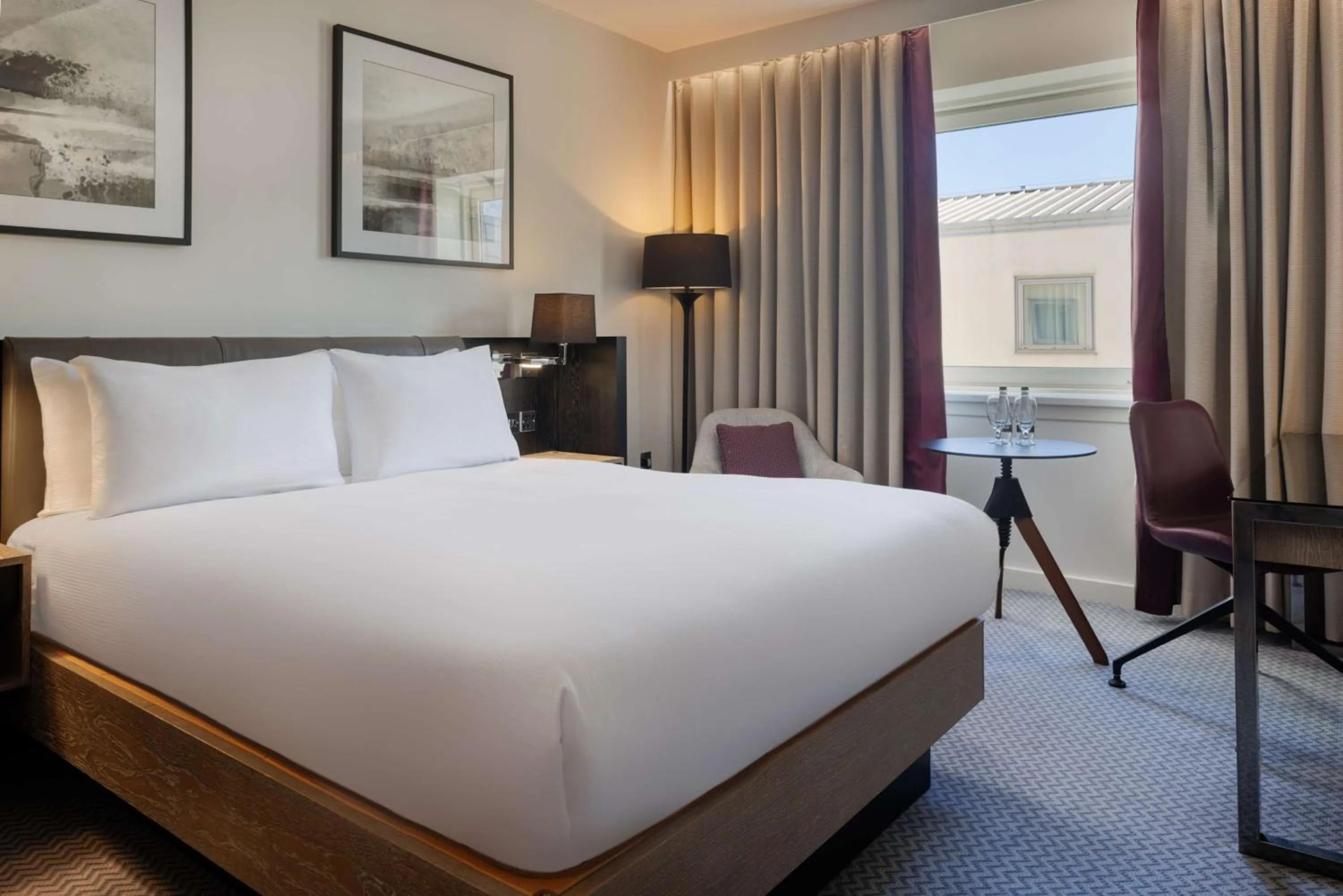 Bedroom, Bed in Hilton London Angel Islington