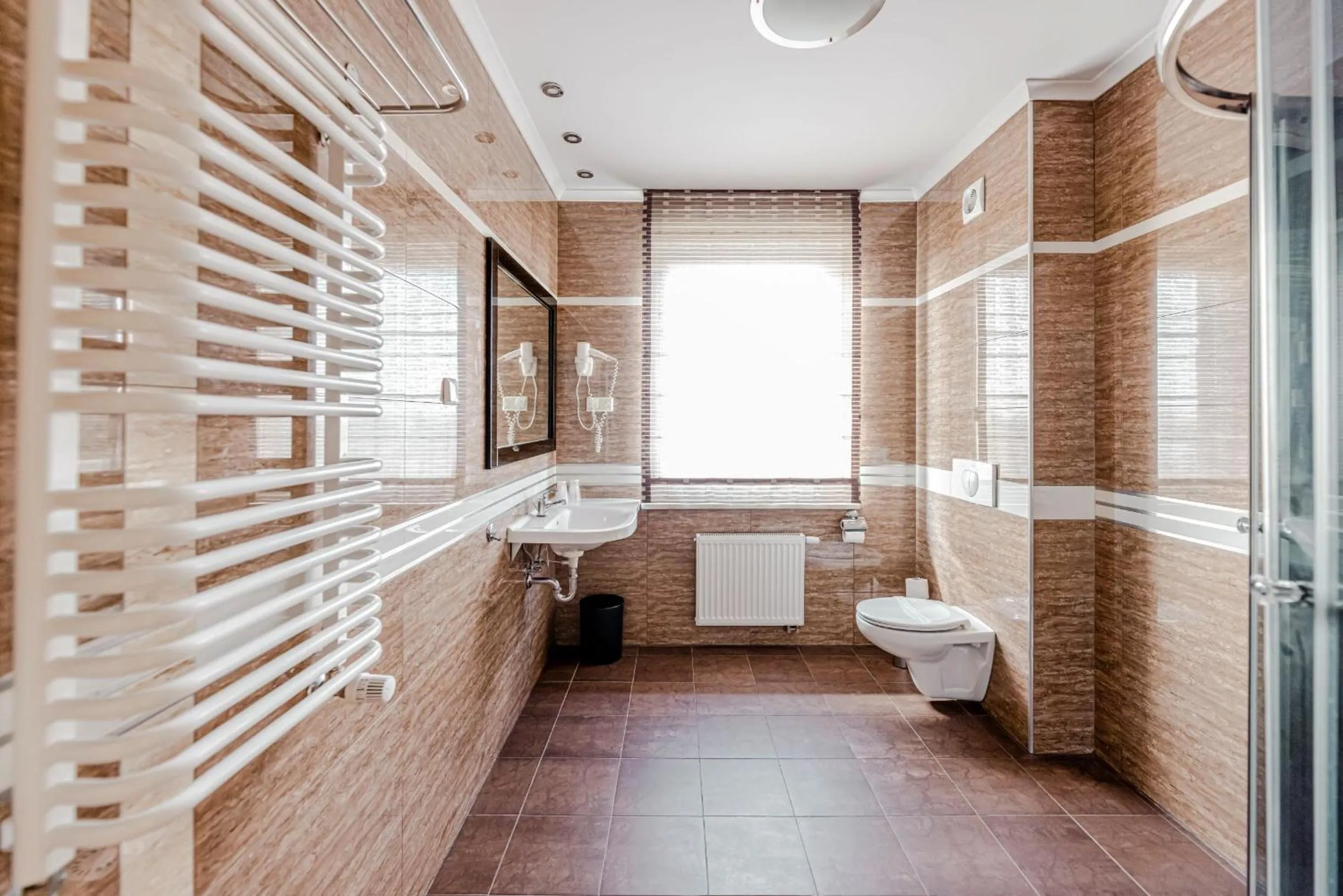 Shower in Hotel Panorama