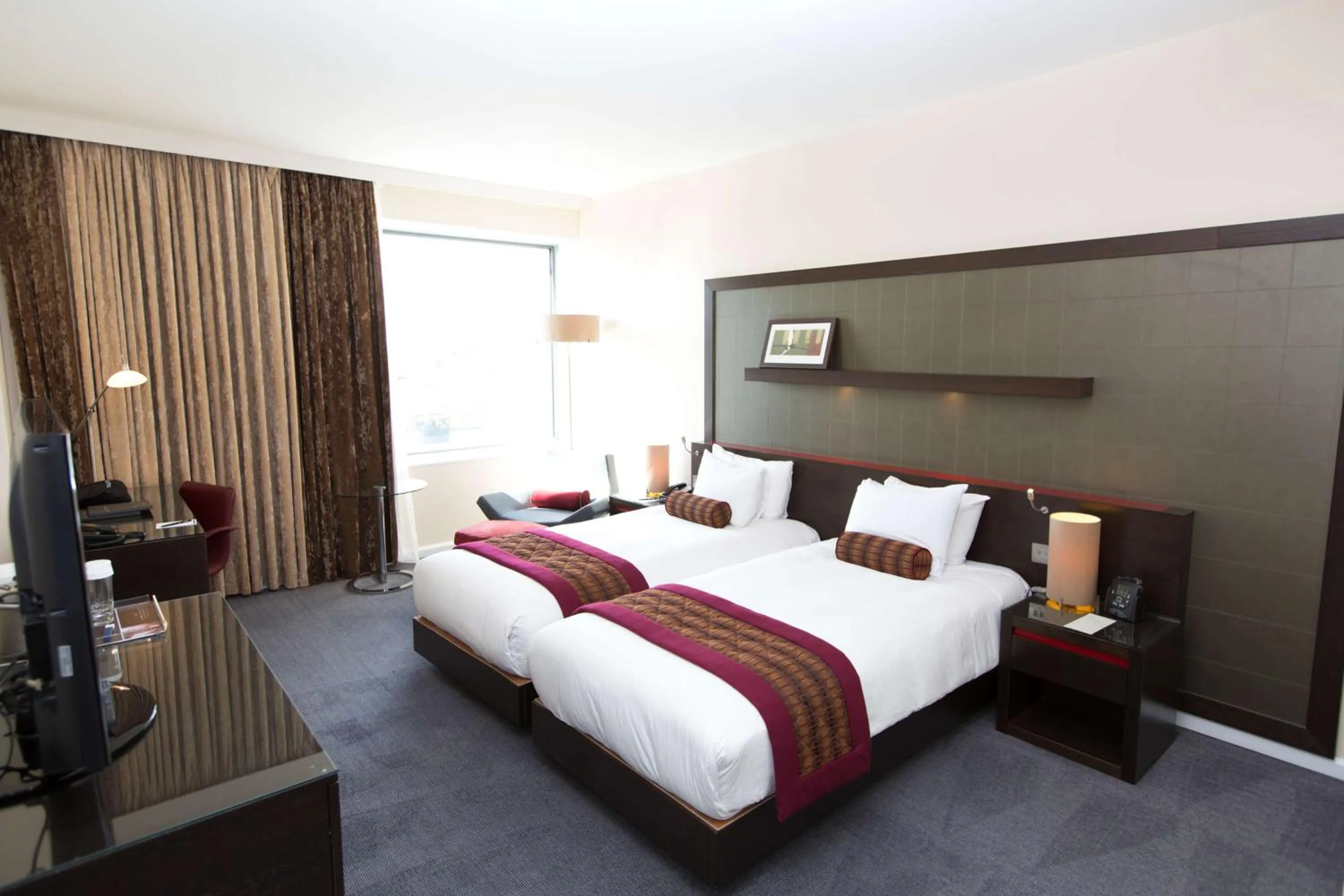 Bed in Hilton London Canary Wharf