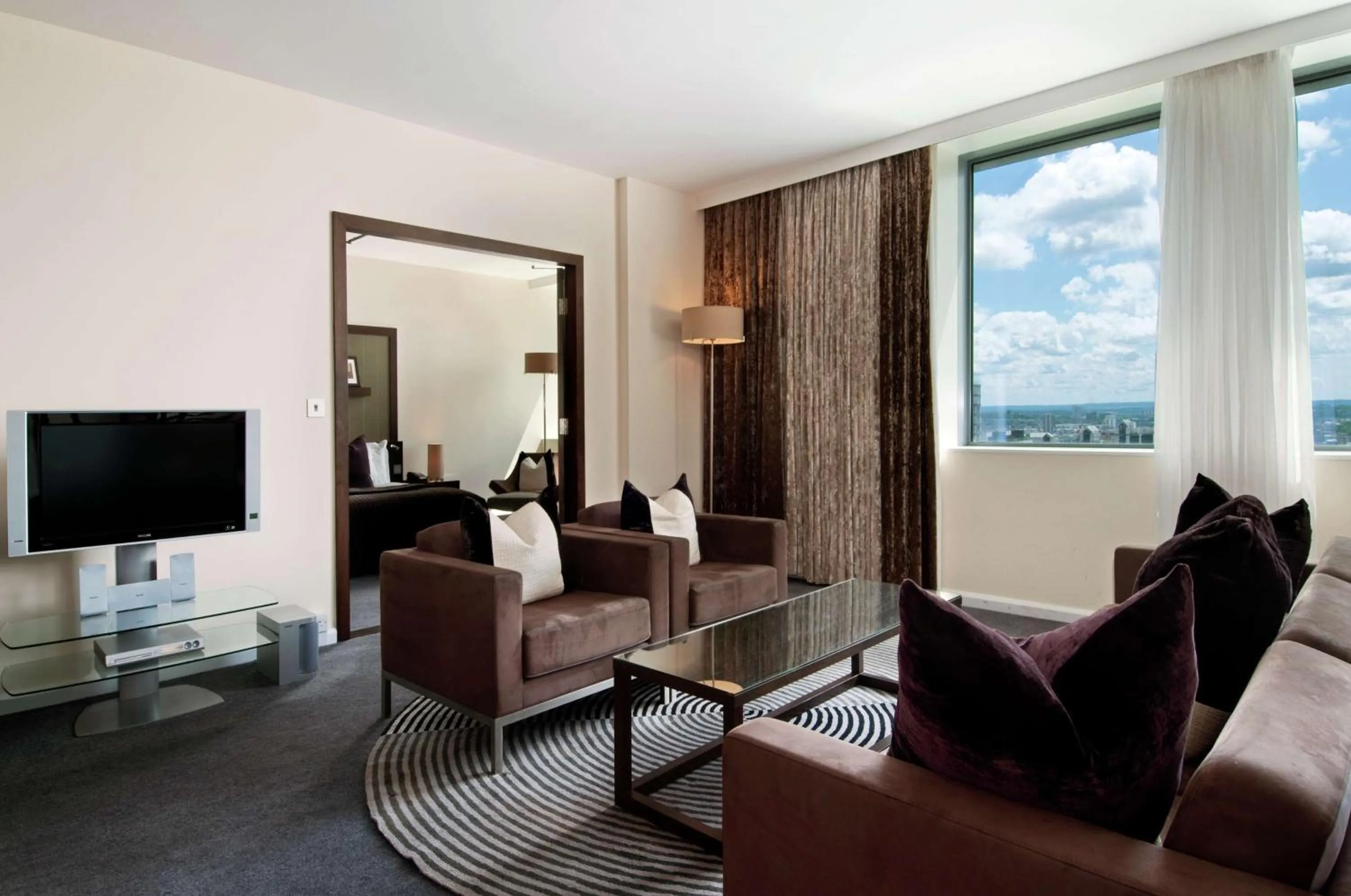 Living room in Hilton London Canary Wharf