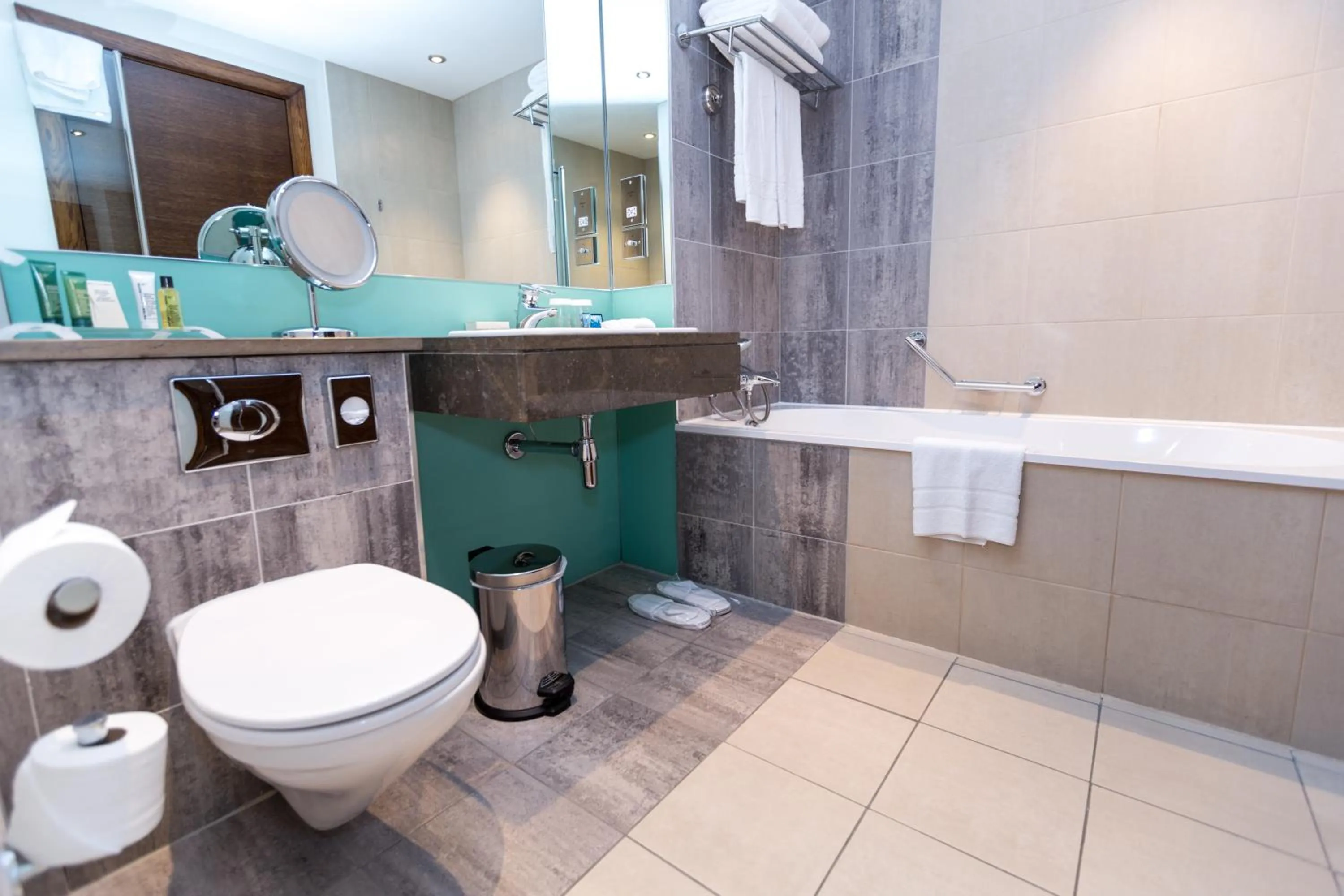 Bathroom in Hilton London Canary Wharf