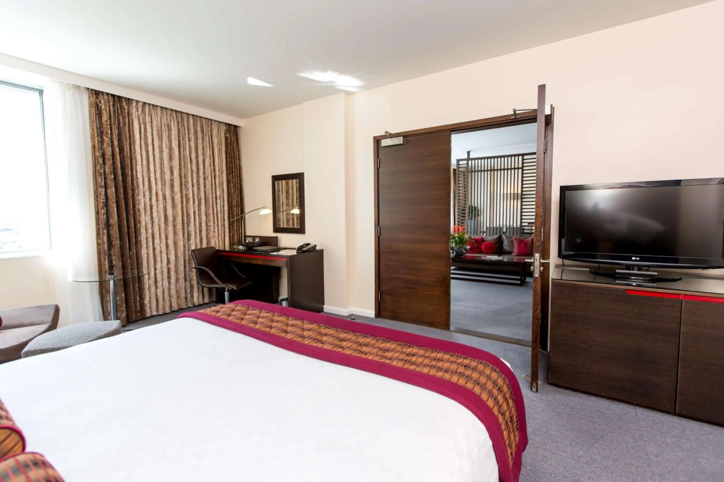 Bed in Hilton London Canary Wharf