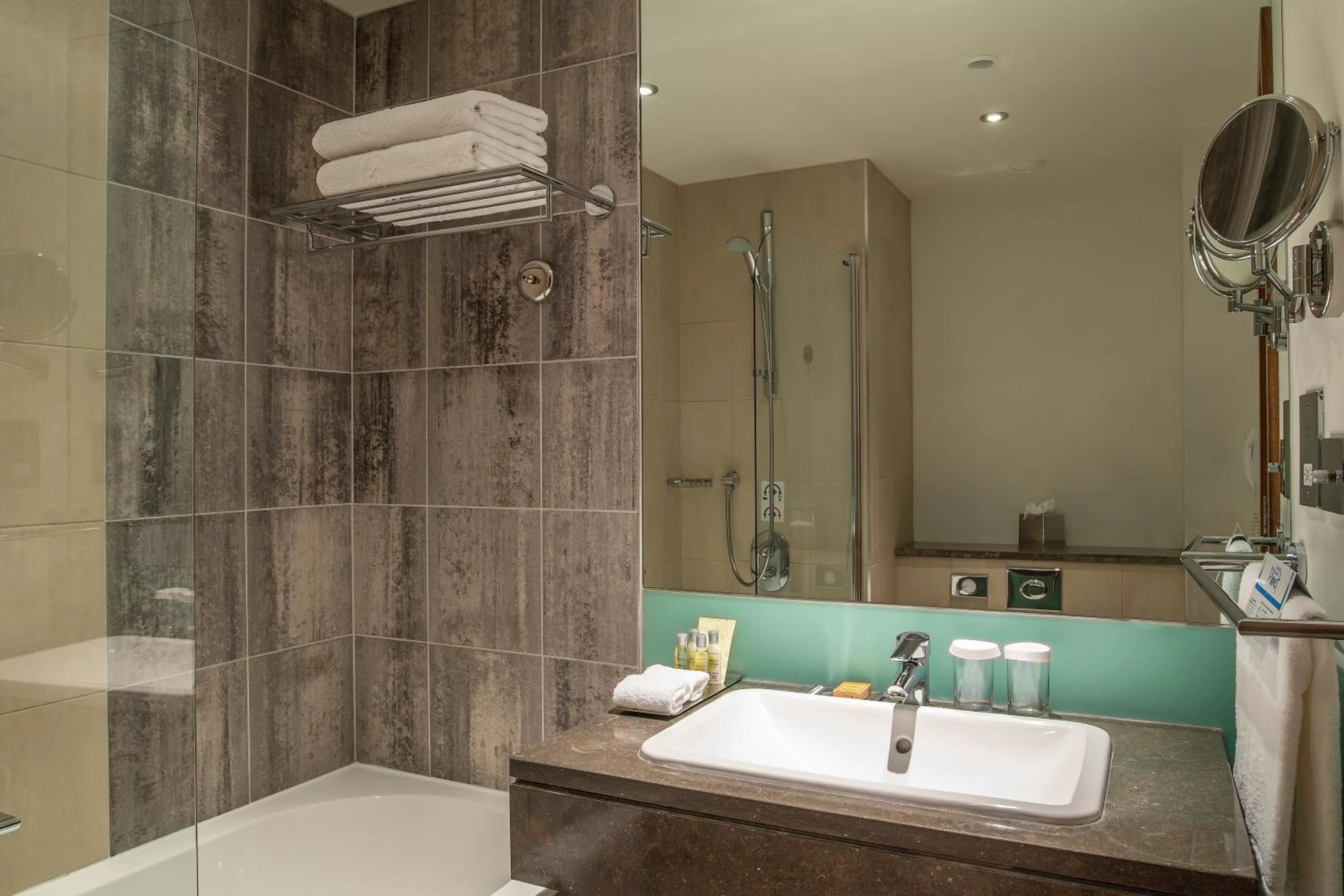 Bathroom in Hilton London Canary Wharf