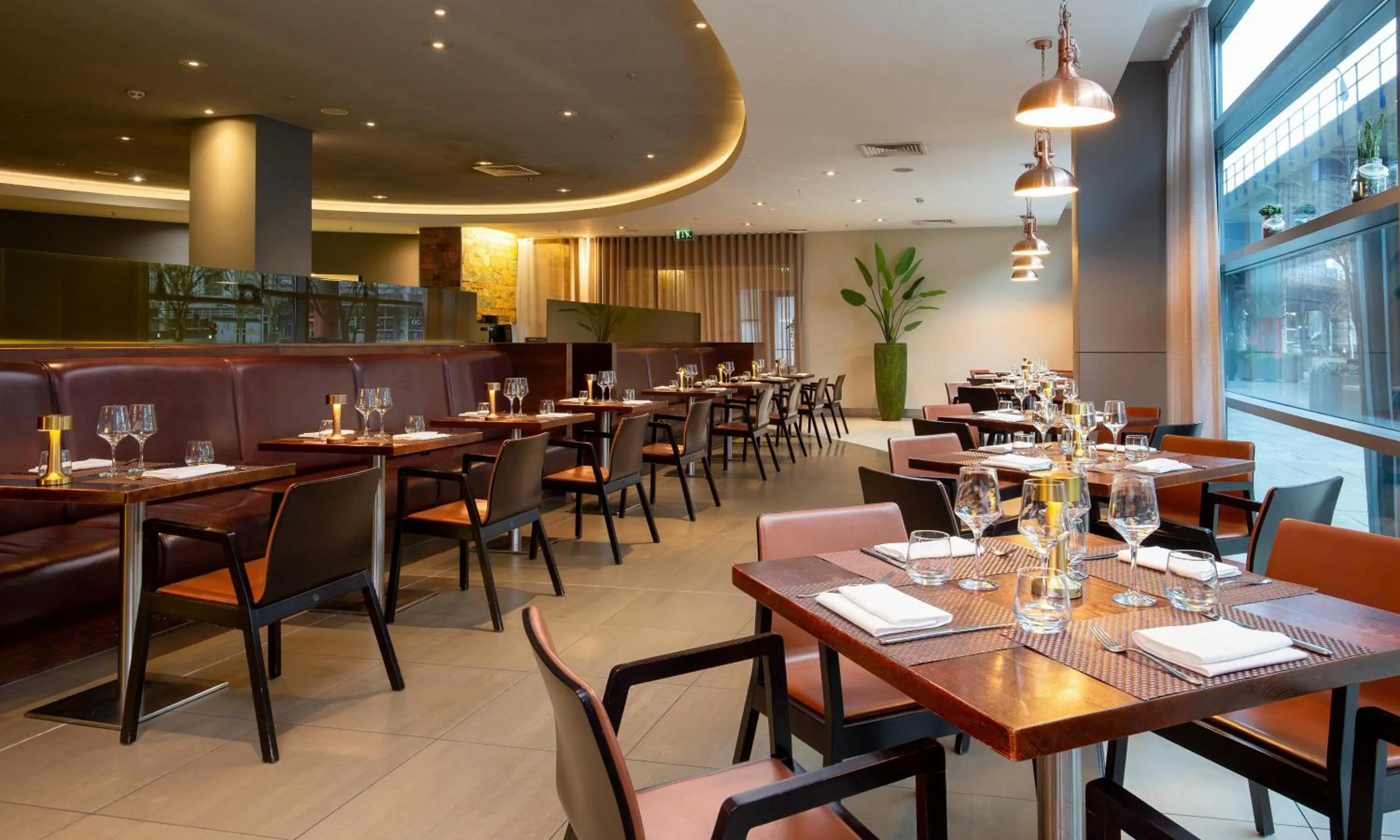 Lounge or bar in Hilton London Canary Wharf