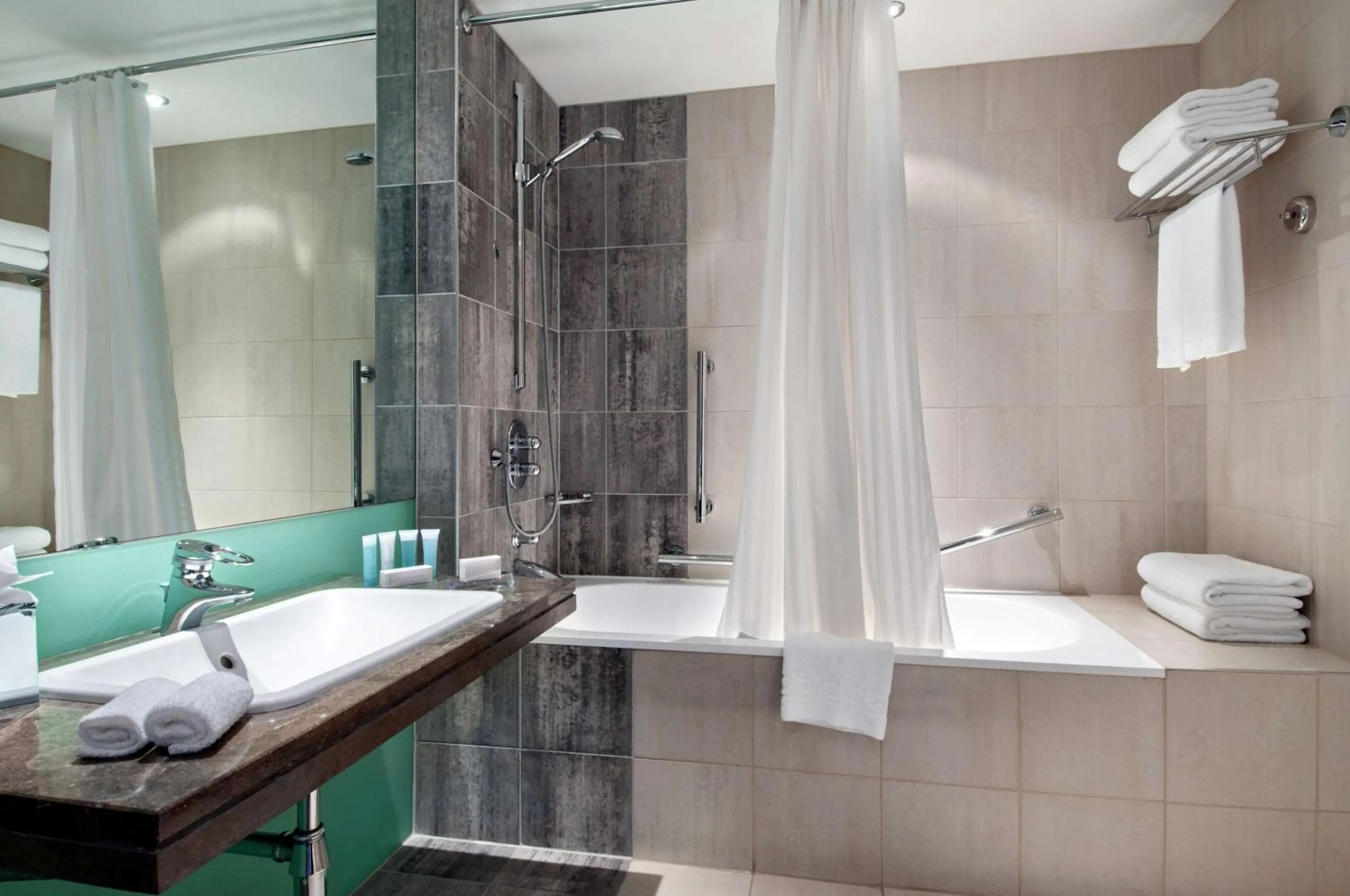 Bathroom in Hilton London Canary Wharf