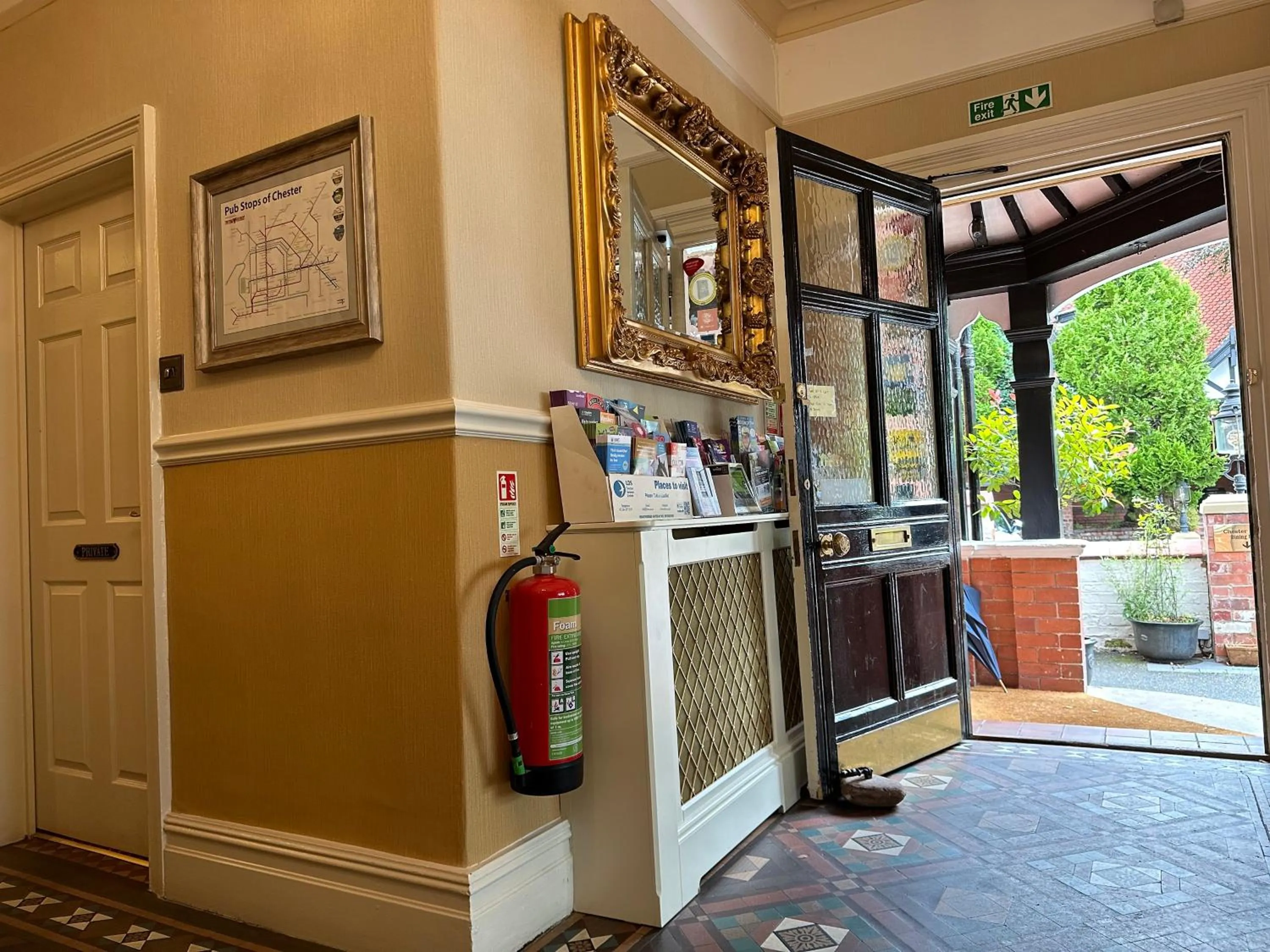 Facade/entrance in Chester House Guest House