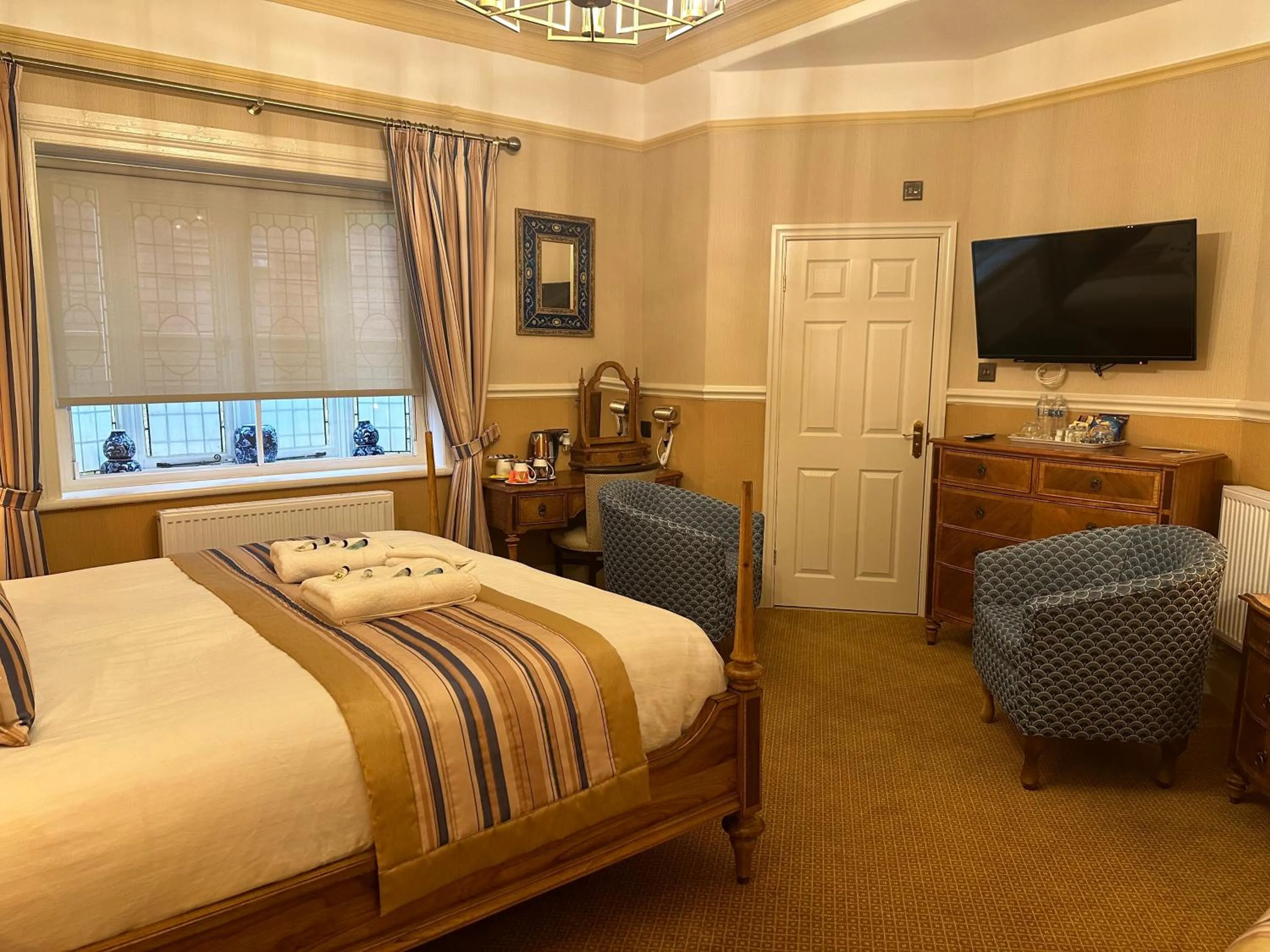 Bed in Chester House Guest House