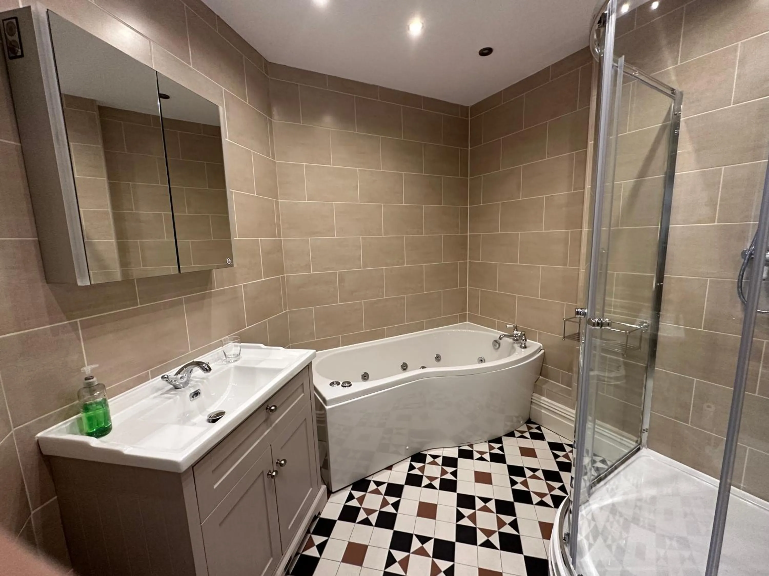 Shower in Chester House Guest House