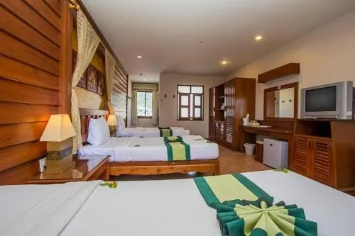Bedroom, Bed in Bel Aire Patong