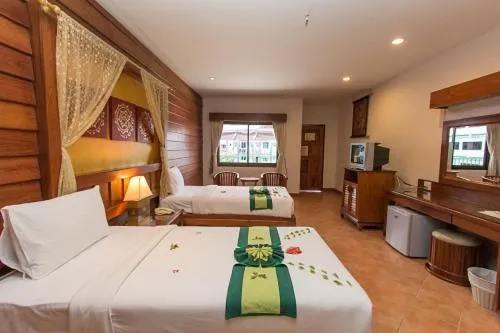 Bedroom, Bed in Bel Aire Patong