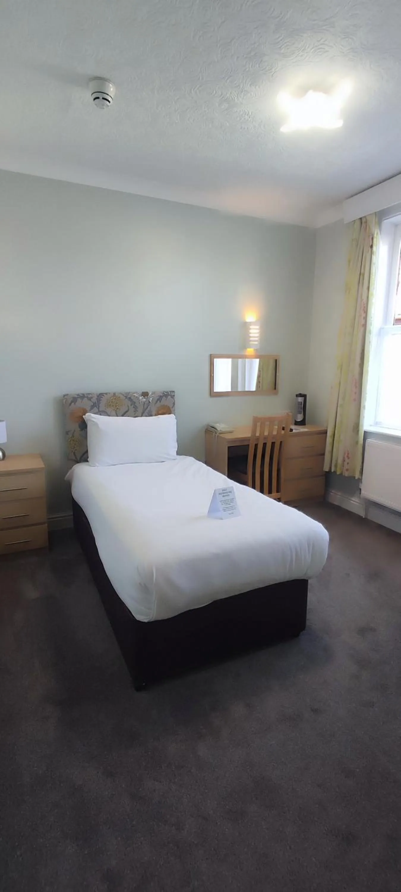 Bed in Best Western Weymouth Hotel Rembrandt