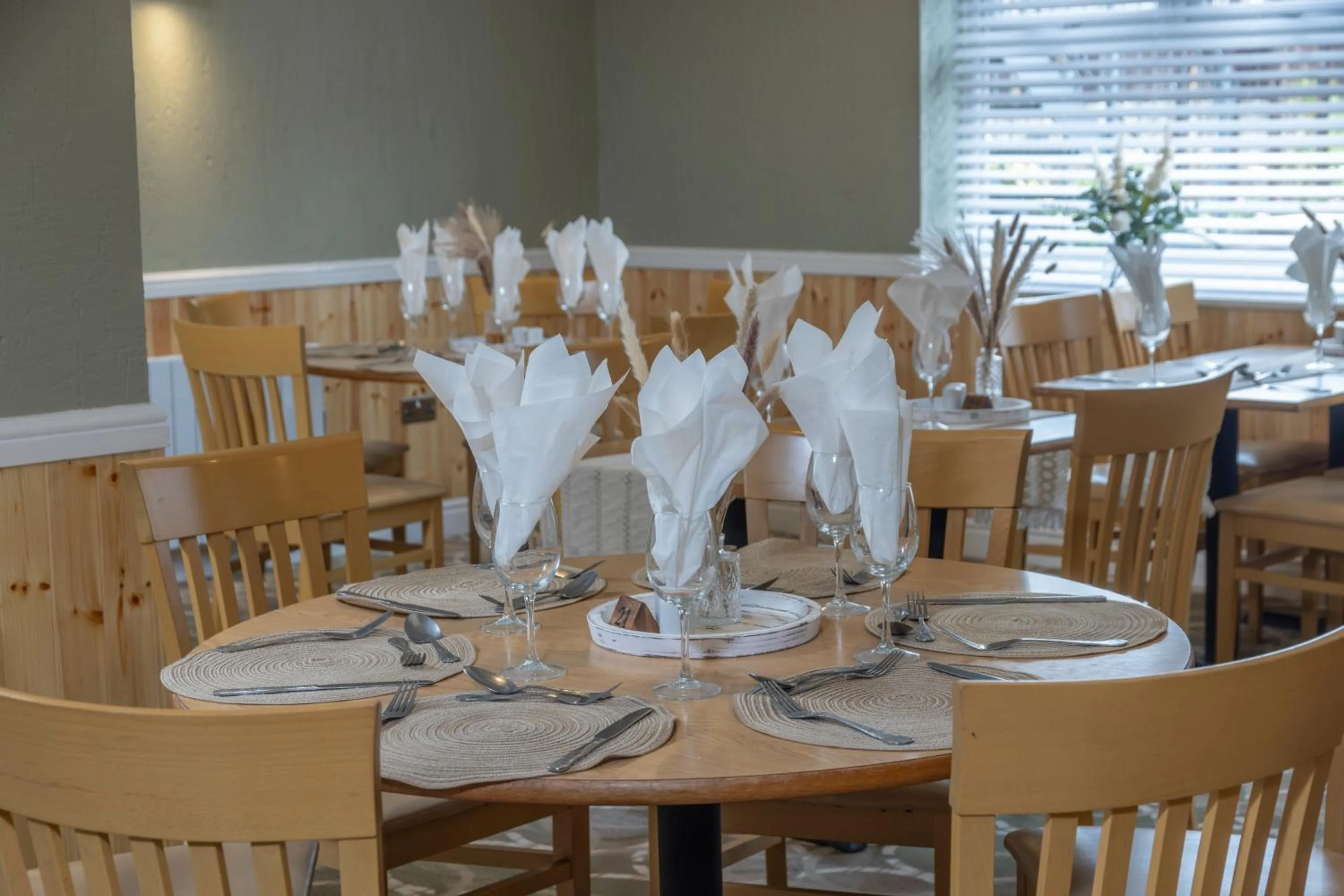 Restaurant/places to eat in Best Western Weymouth Hotel Rembrandt