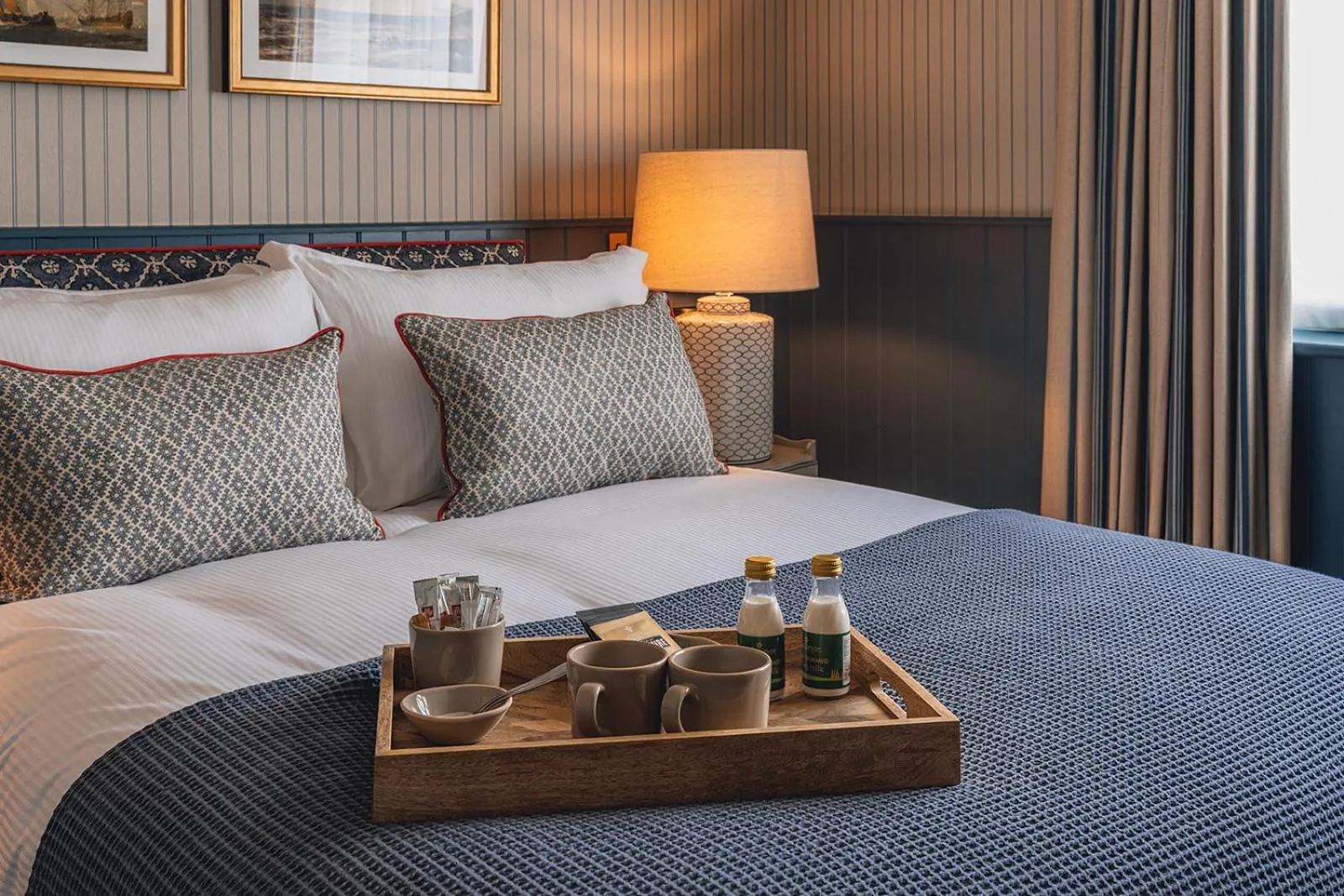 Bed in The Potters Heron - A Heartwood Inn