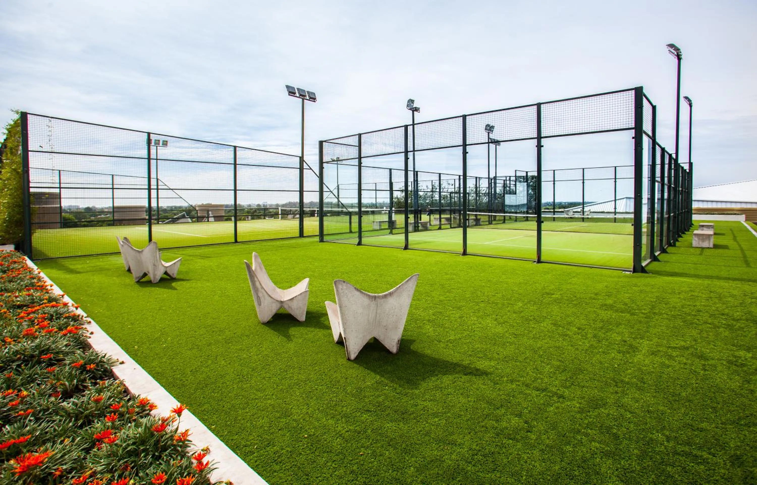 Tennis court in Hotel Pullman City Center Rosario