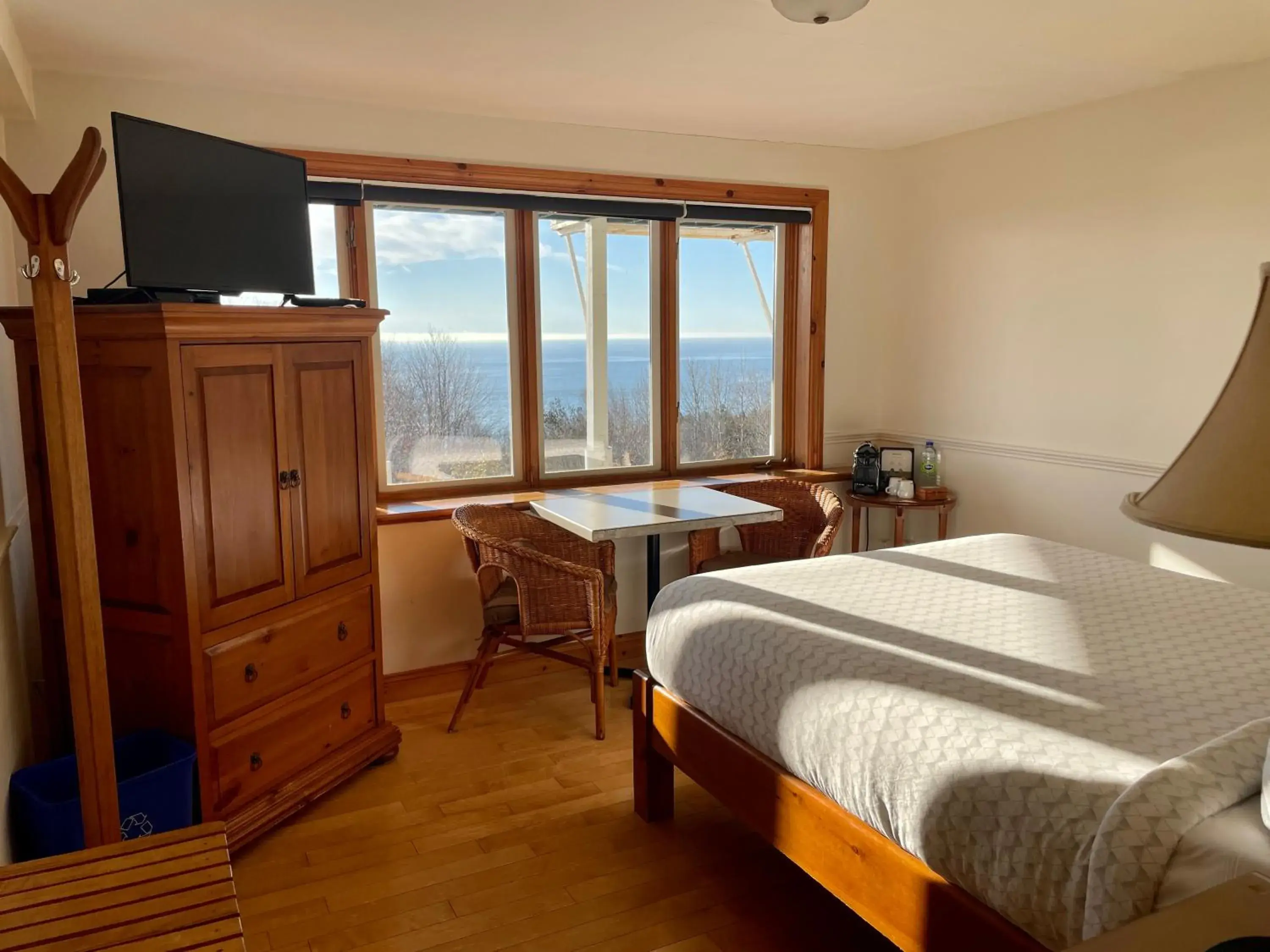 Double Room in Auberge Cap aux Corbeaux Double Room in Auberge Cap aux Corbeaux