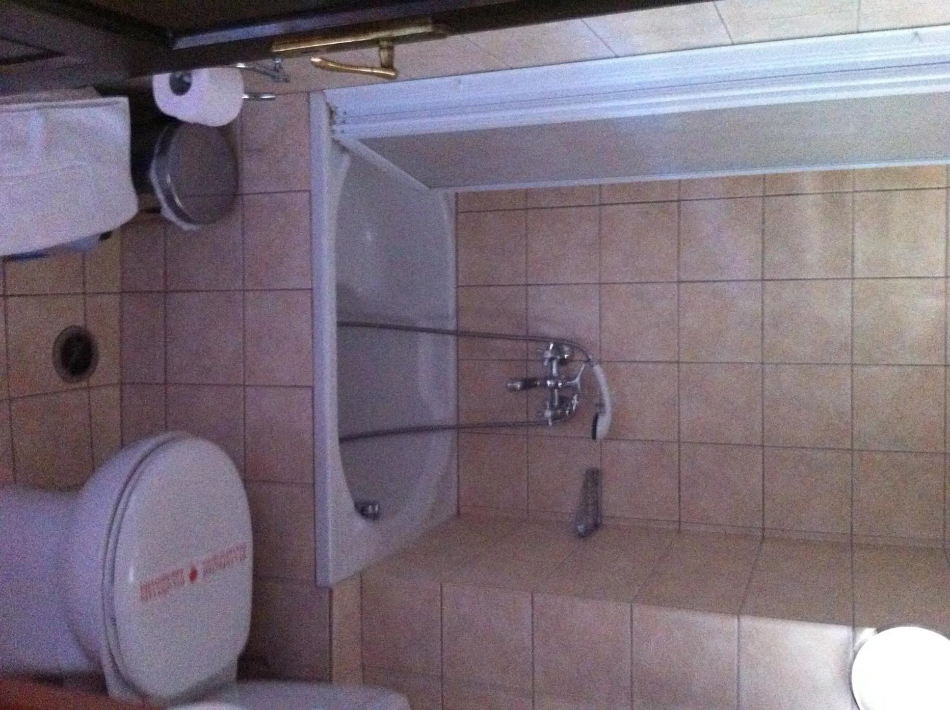 Toilet in Maistrali Hotel