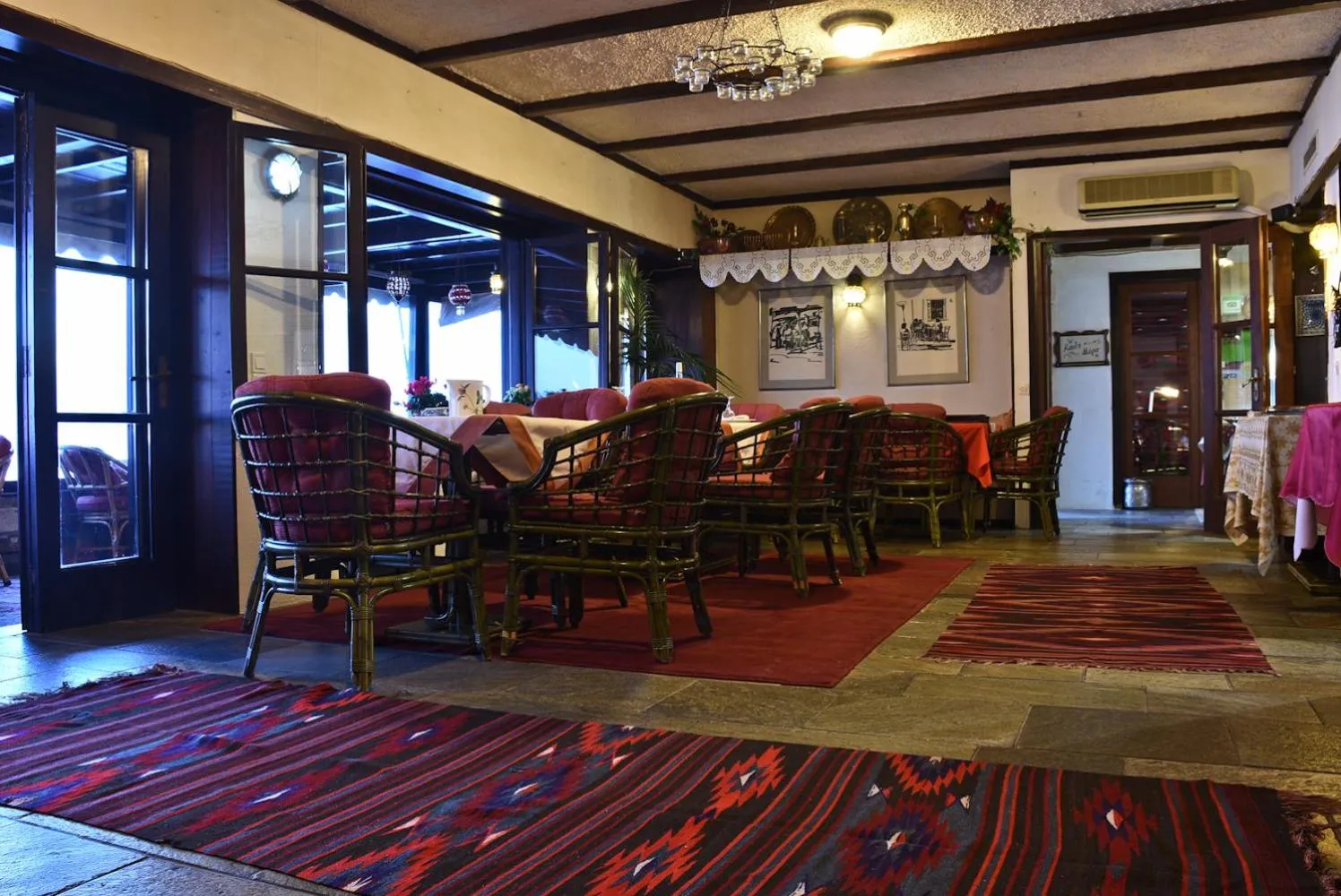 Restaurant/places to eat in Maistrali Hotel