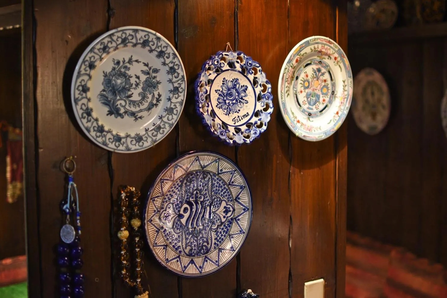 Communal lounge/ TV room in Maistrali Hotel