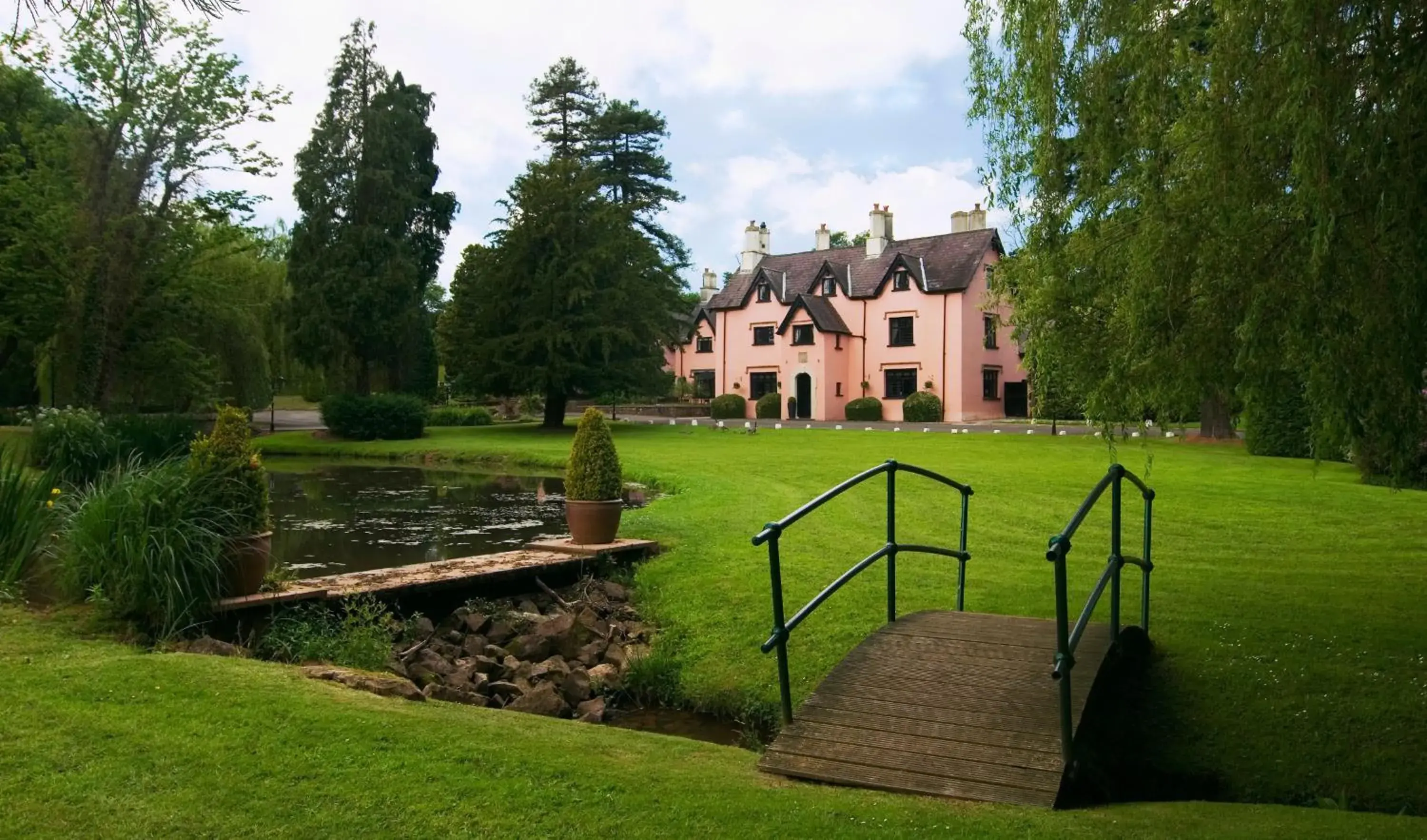 Facade/entrance in Cwrt Bleddyn Hotel & Spa Facade/entrance in Cwrt Bleddyn Hotel & Spa