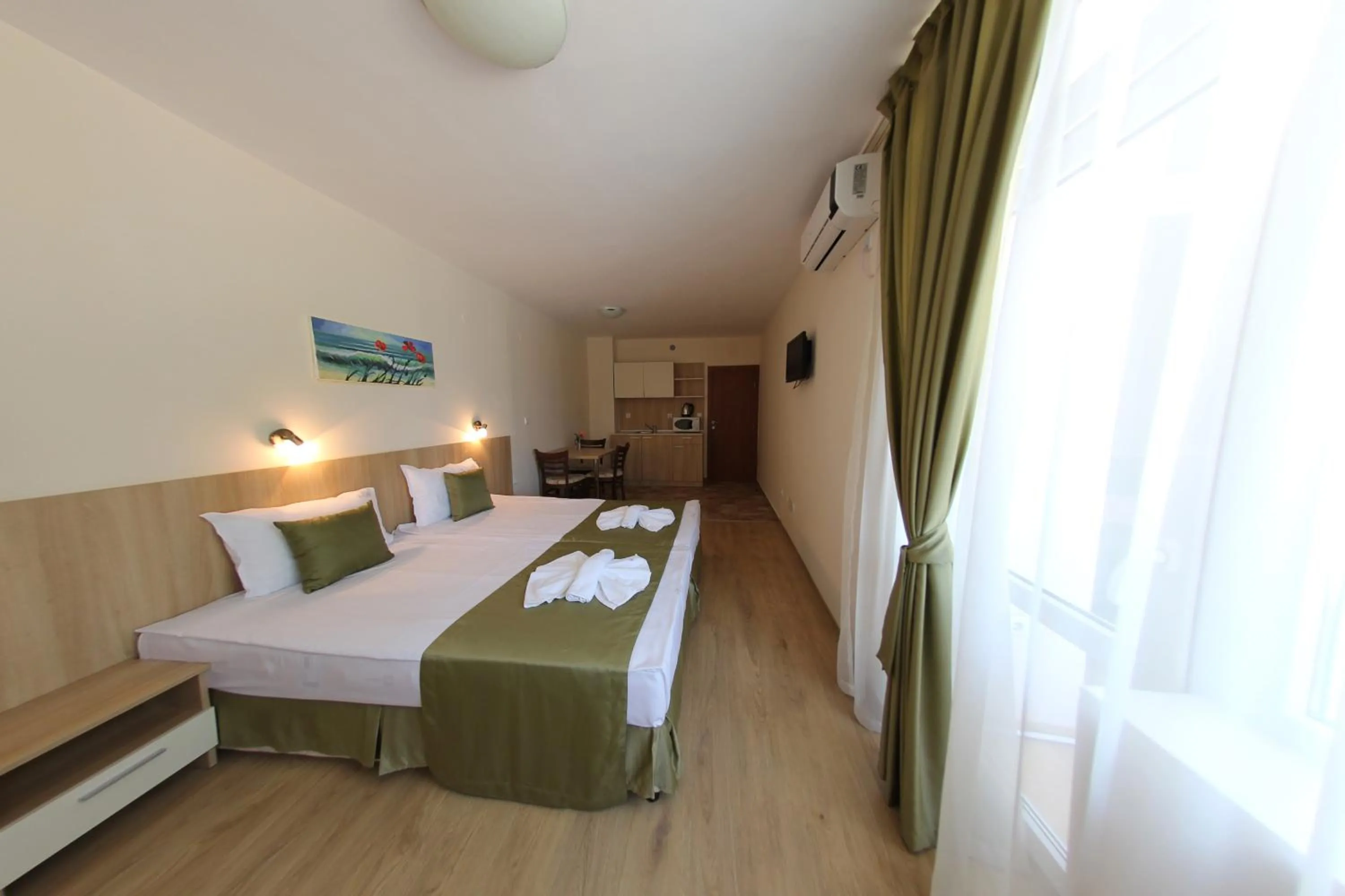 Bedroom, Bed in Karlovo Hotel