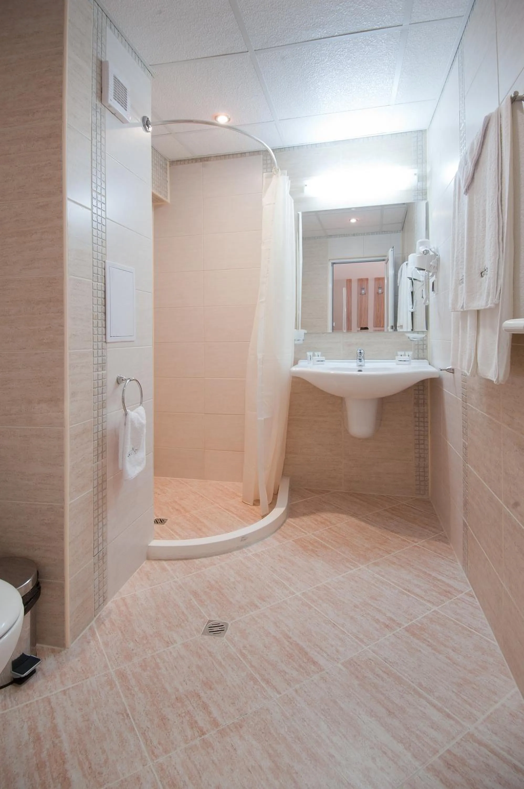 Bathroom in Karlovo Hotel