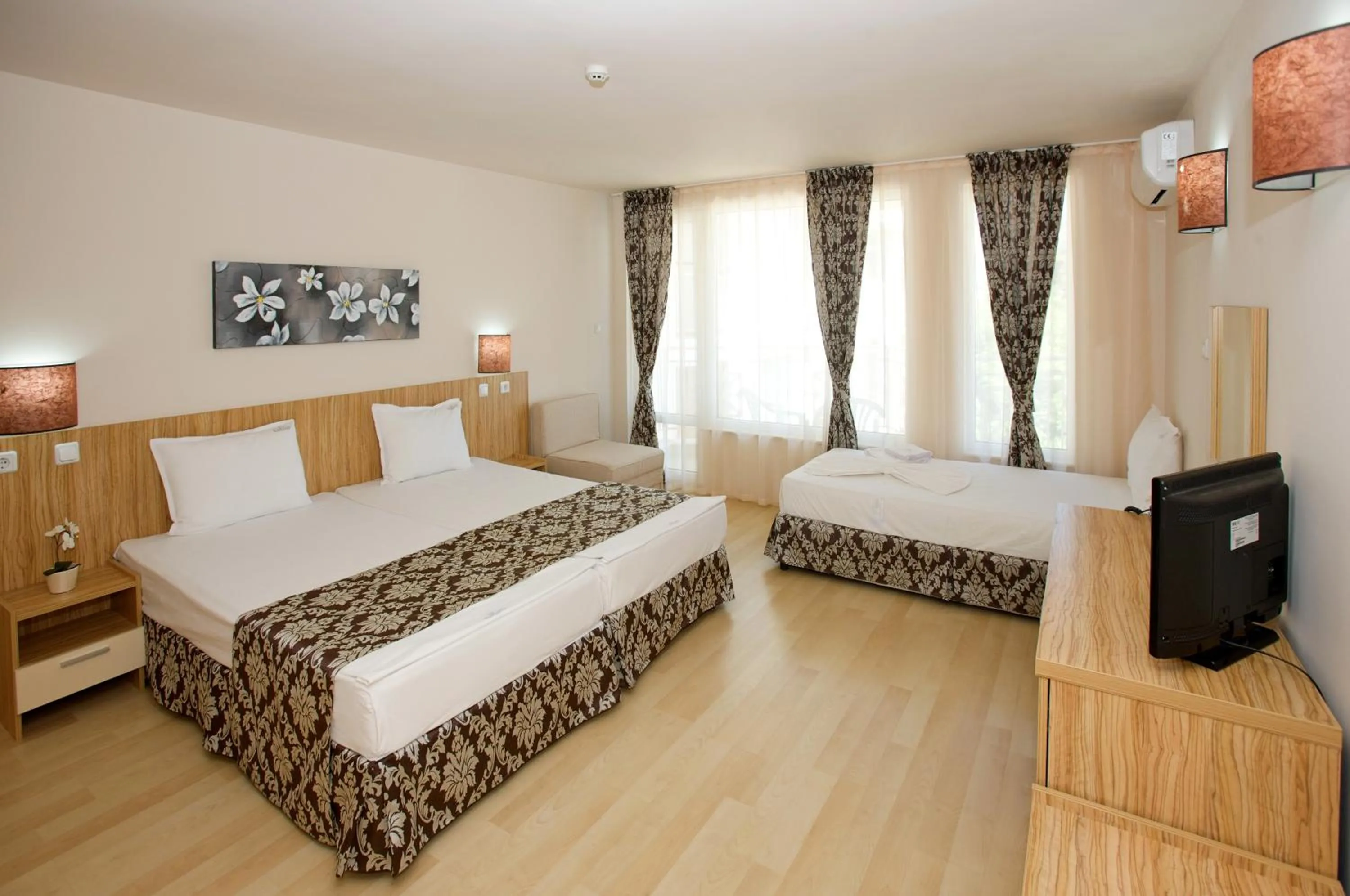 Bed in Karlovo Hotel