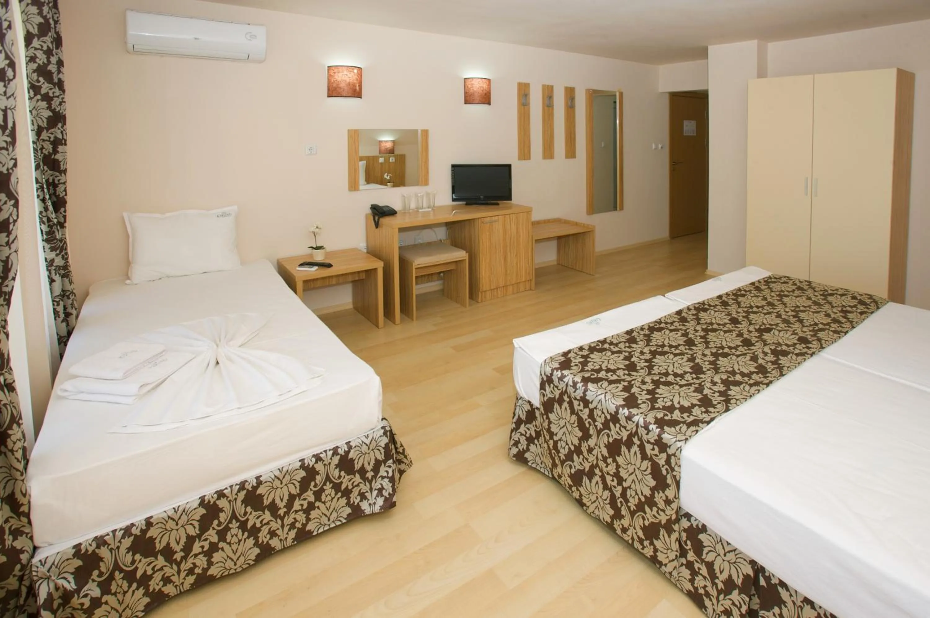 Bed in Karlovo Hotel